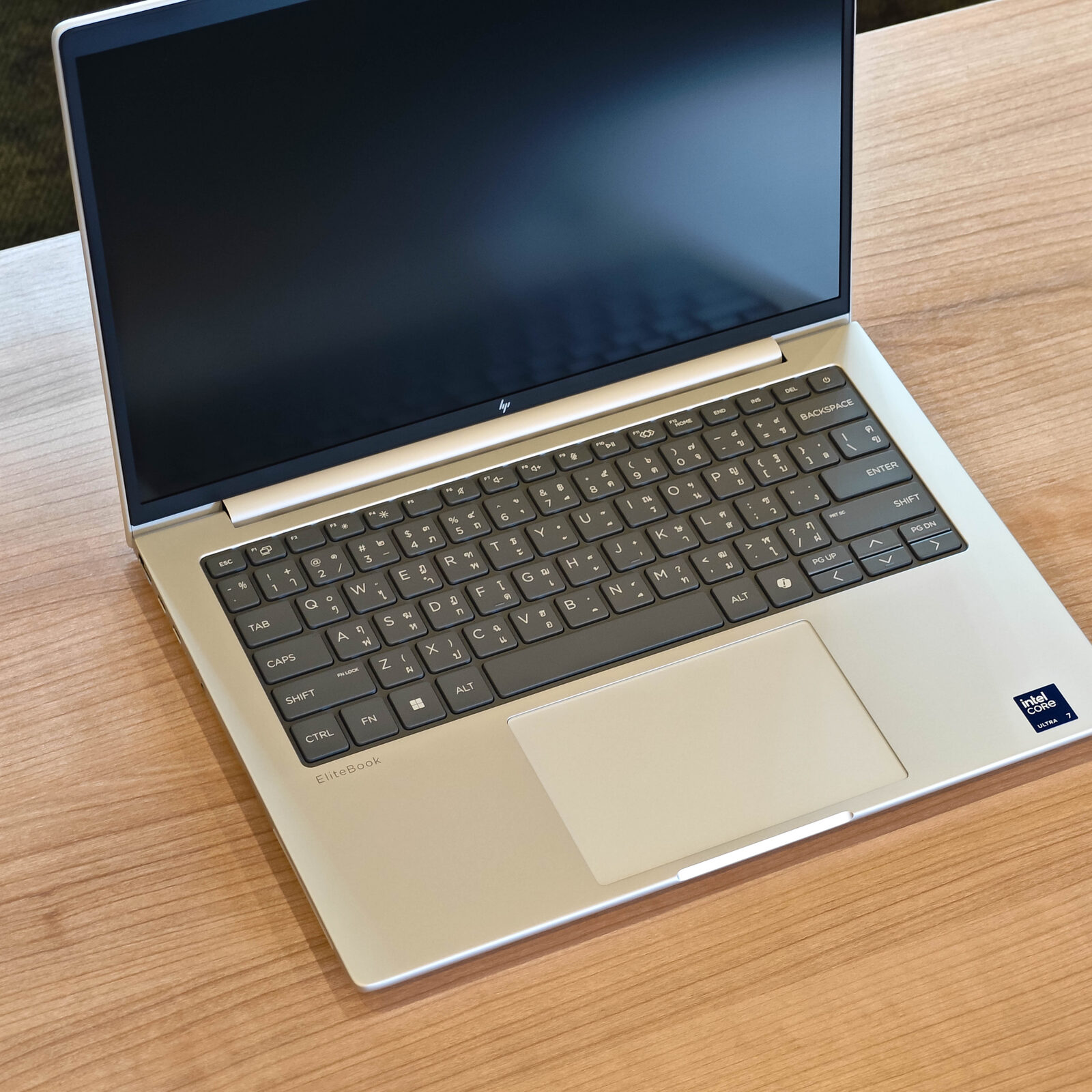 ภาพแกะกล่องสินค้า (Unboxing) แสดงสินค้าจริงและอุปกรณ์ภายในกล่อง ภาพที่ 3