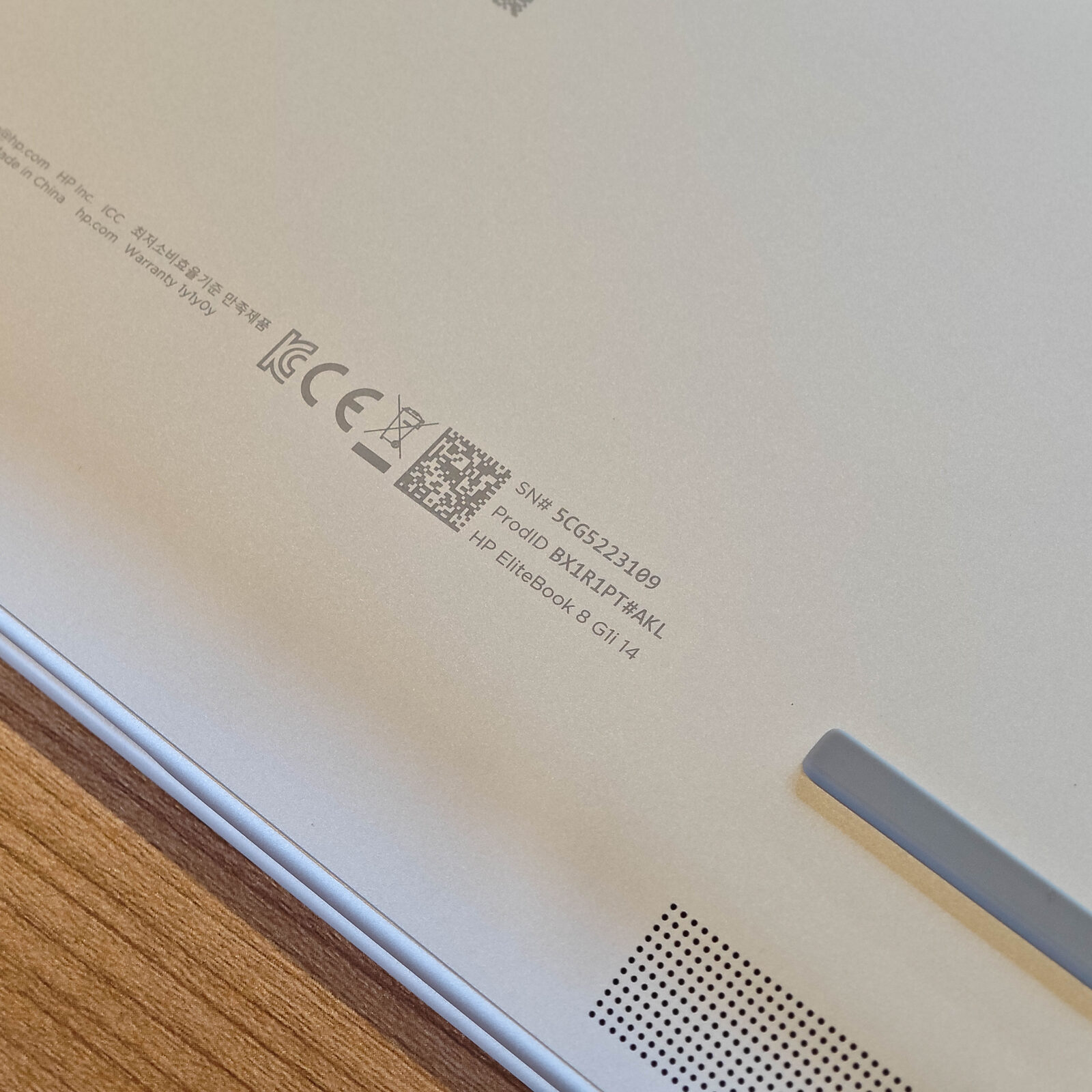 ภาพแกะกล่องสินค้า (Unboxing) แสดงสินค้าจริงและอุปกรณ์ภายในกล่อง ภาพที่ 8