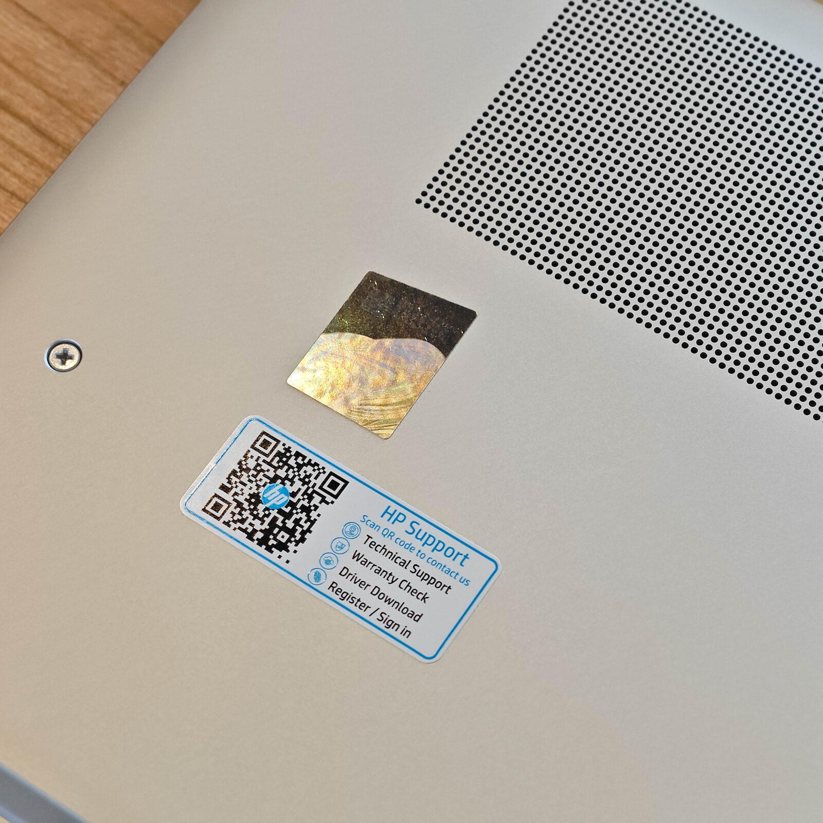 ภาพแกะกล่องสินค้า (Unboxing) แสดงสินค้าจริงและอุปกรณ์ภายในกล่อง ภาพที่ 9