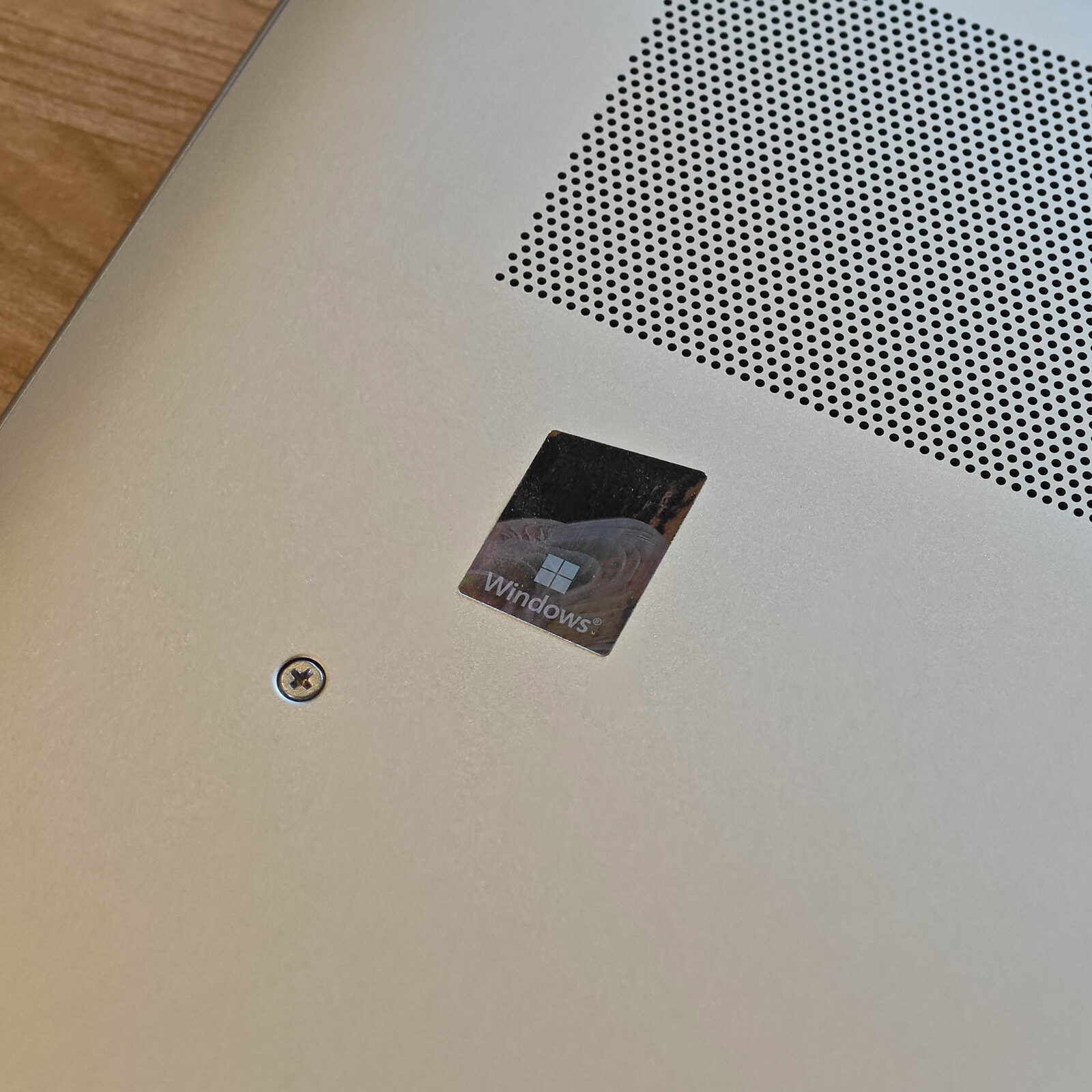 ภาพแกะกล่องสินค้า (Unboxing) แสดงสินค้าจริงและอุปกรณ์ภายในกล่อง ภาพที่ 8