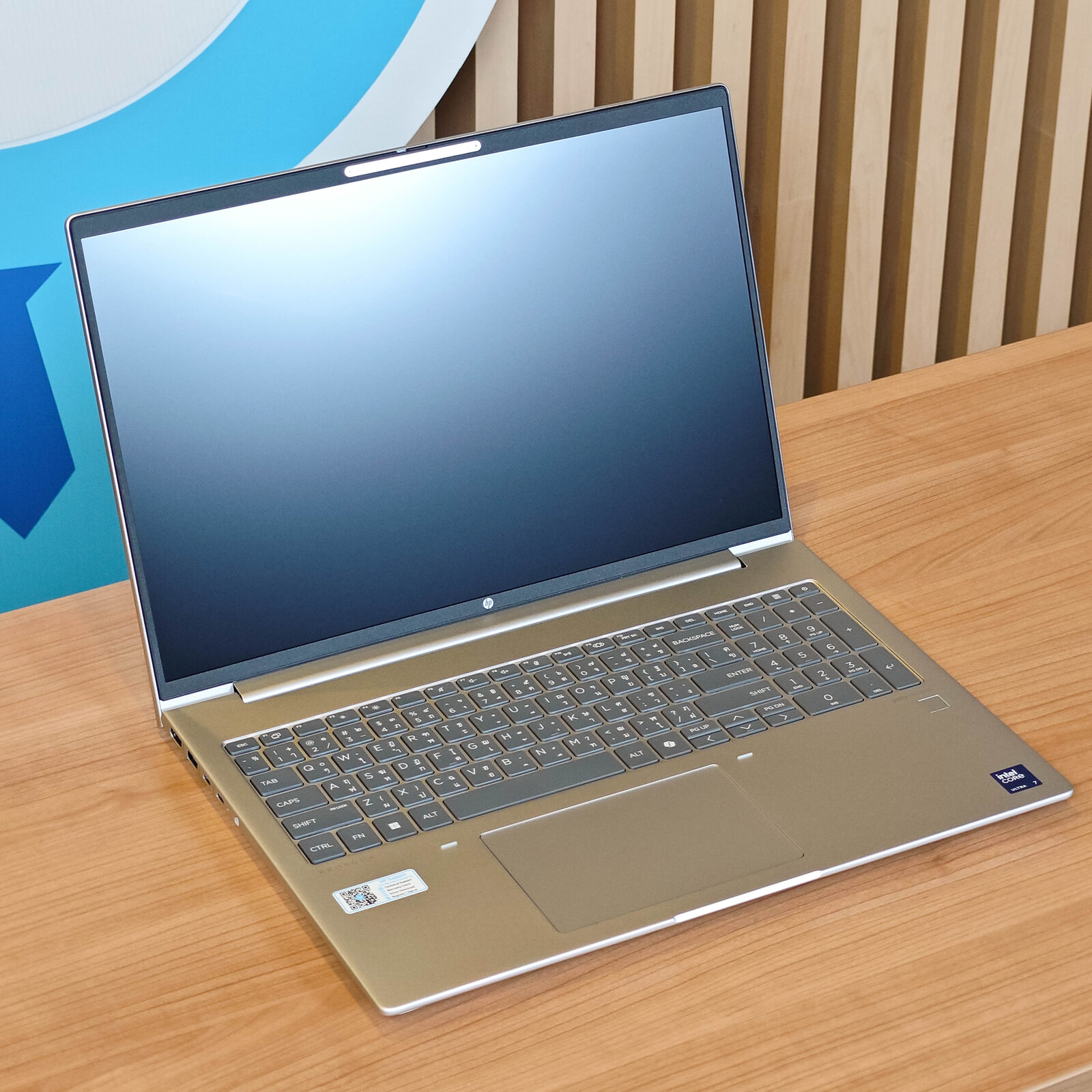 ภาพแกะกล่องสินค้า (Unboxing) แสดงสินค้าจริงและอุปกรณ์ภายในกล่อง ภาพที่ 1