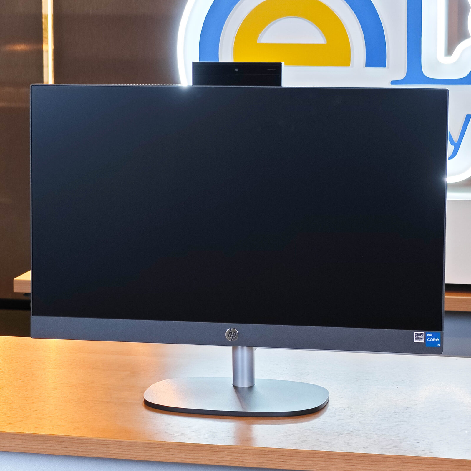 ภาพแกะกล่องสินค้า (Unboxing) แสดงสินค้าจริงและอุปกรณ์ภายในกล่อง ภาพที่ 1