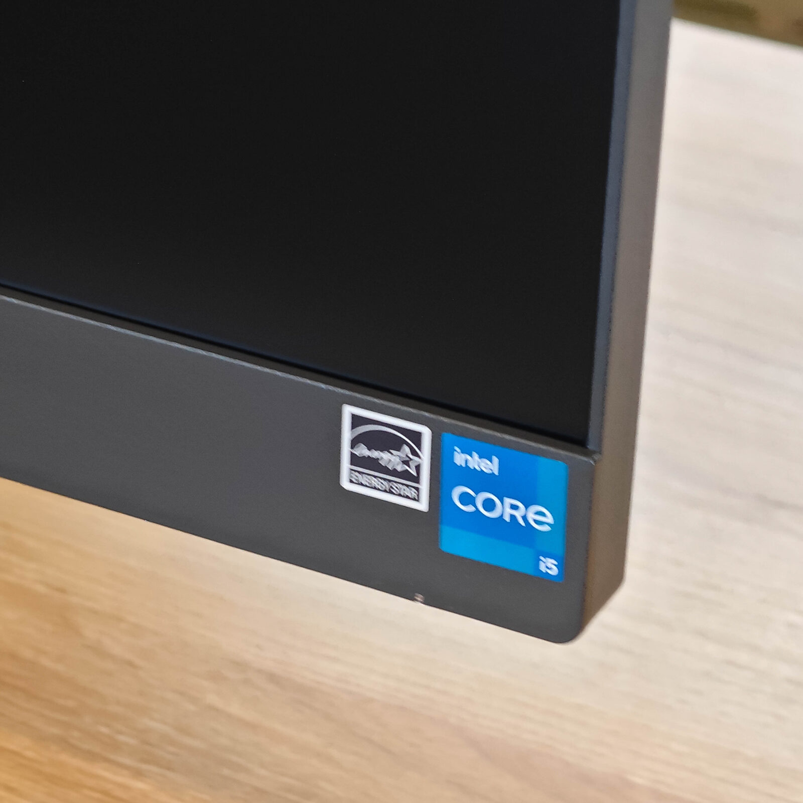 ภาพแกะกล่องสินค้า (Unboxing) แสดงสินค้าจริงและอุปกรณ์ภายในกล่อง ภาพที่ 10