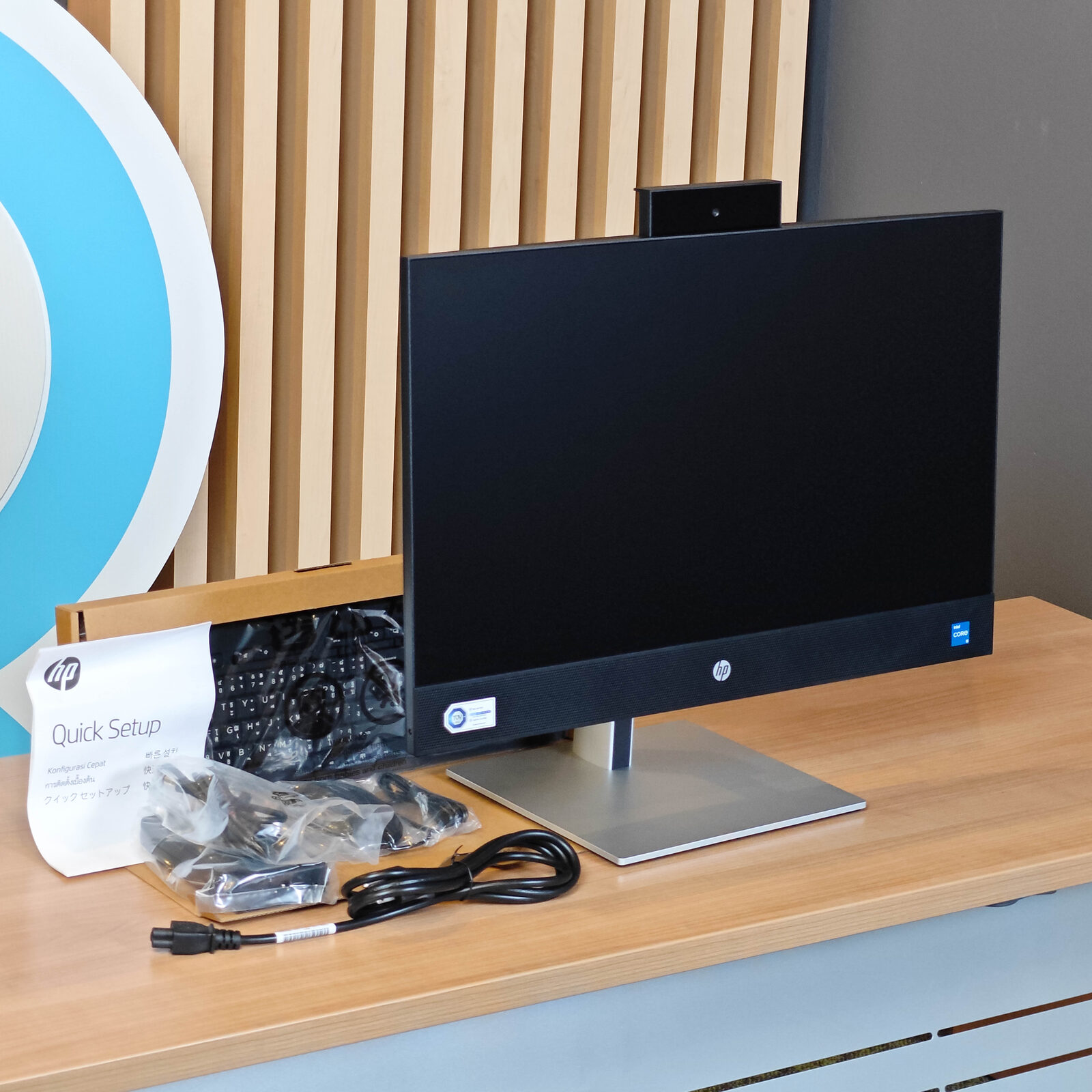 ภาพแกะกล่องสินค้า (Unboxing) แสดงสินค้าจริงและอุปกรณ์ภายในกล่อง ภาพที่ 2