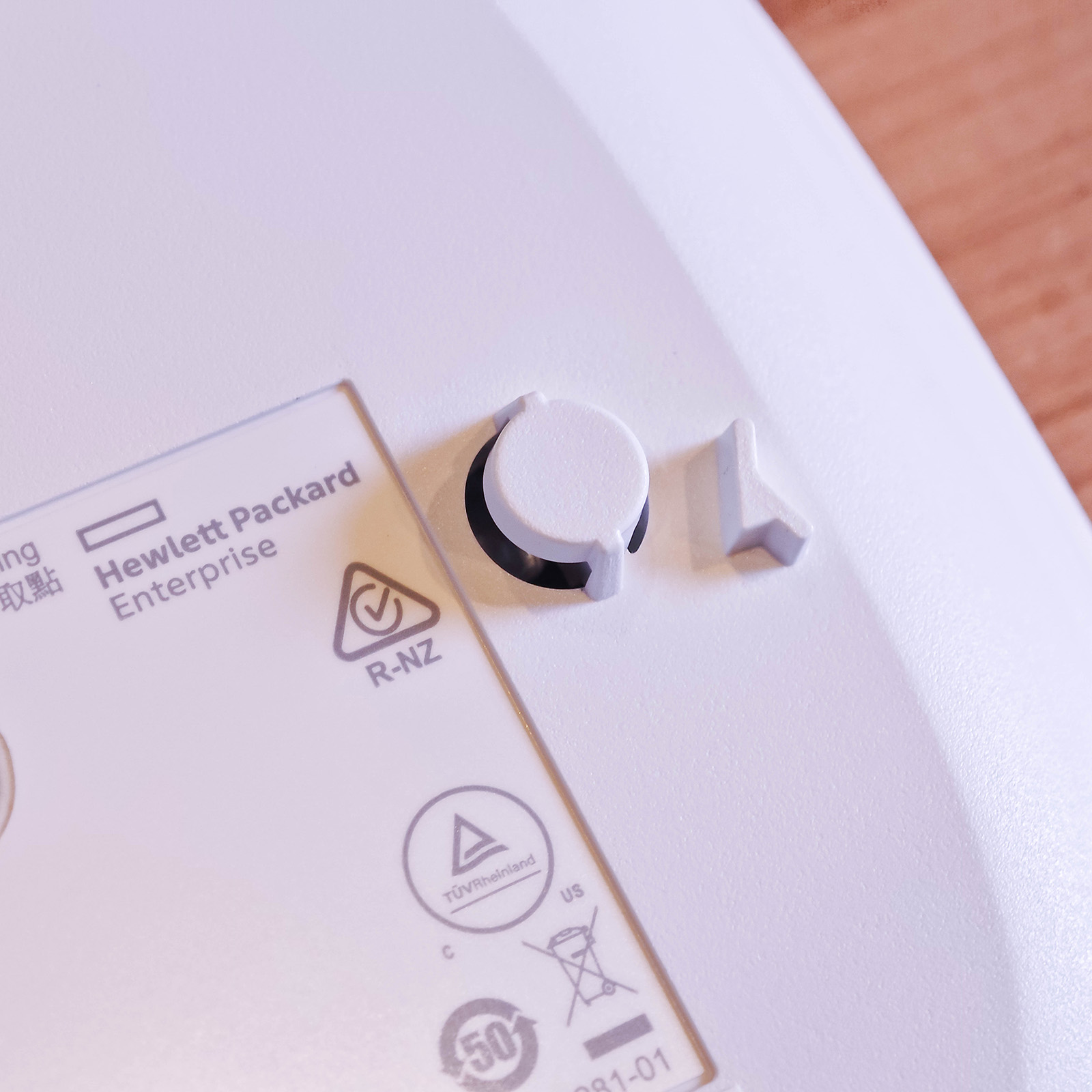 ภาพแกะกล่องสินค้า (Unboxing) แสดงสินค้าจริงและอุปกรณ์ภายในกล่อง ภาพที่ 10