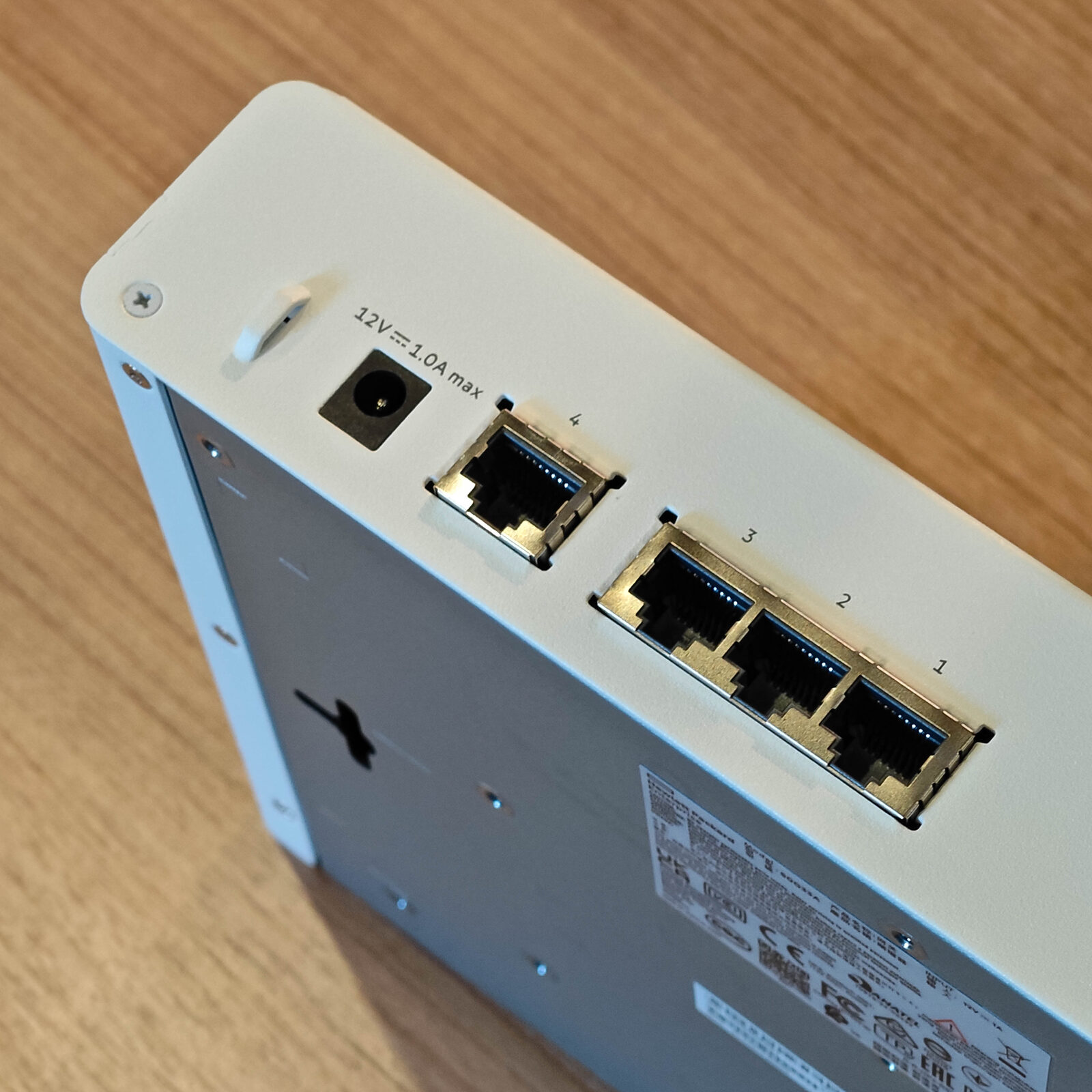 ภาพแกะกล่องสินค้า (Unboxing) แสดงสินค้าจริงและอุปกรณ์ภายในกล่อง ภาพที่ 6