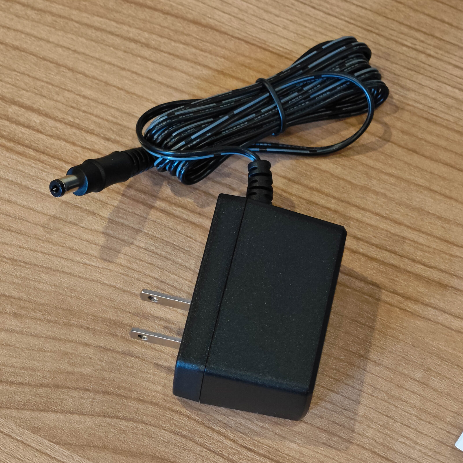 ภาพแกะกล่องสินค้า (Unboxing) แสดงสินค้าจริงและอุปกรณ์ภายในกล่อง ภาพที่ 9