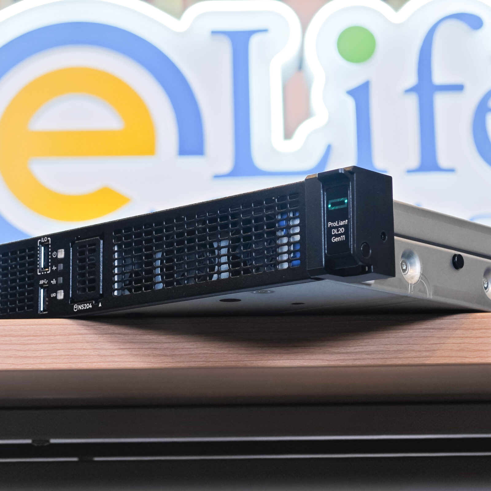 ภาพแกะกล่องสินค้า (Unboxing) แสดงสินค้าจริงและอุปกรณ์ภายในกล่อง ภาพที่ 1