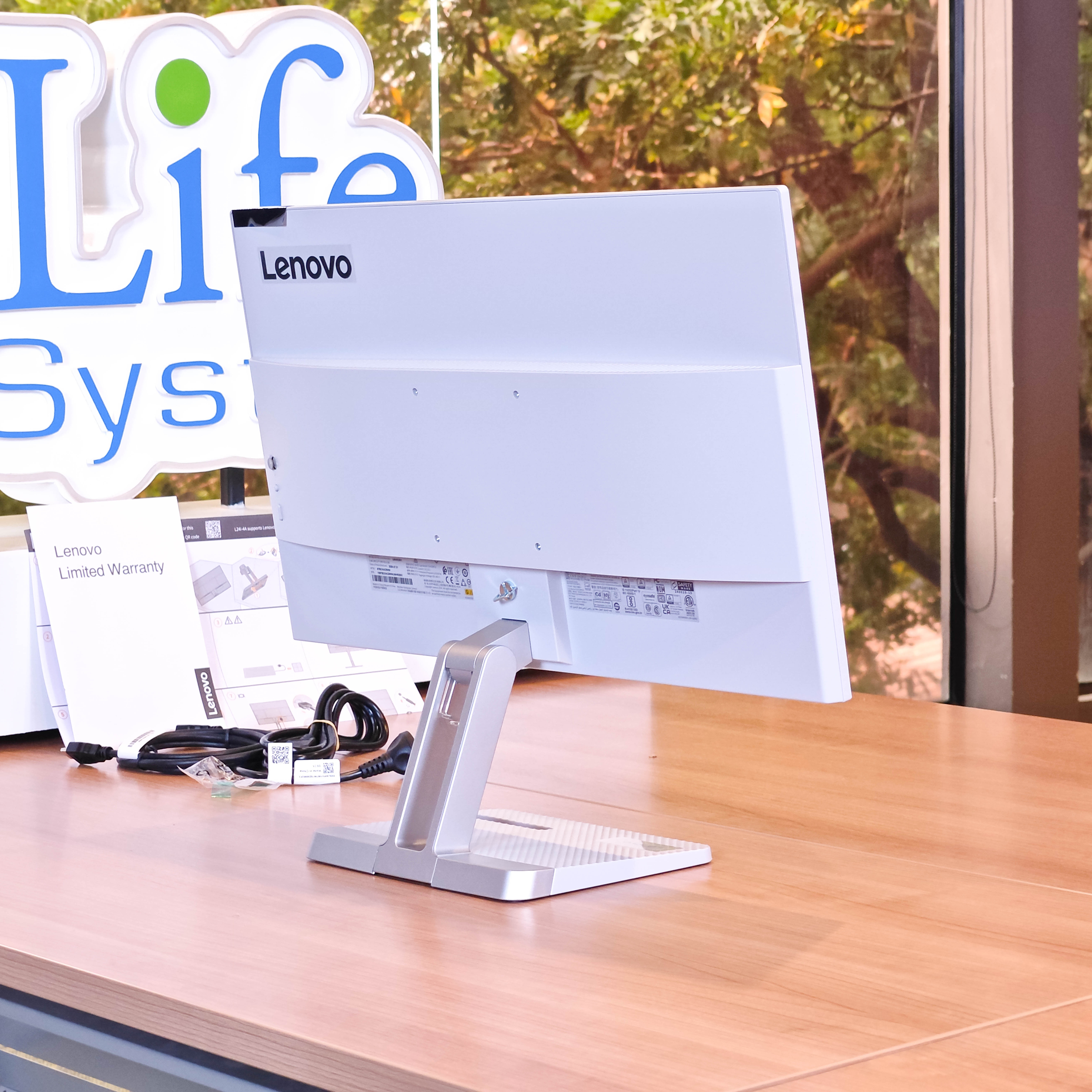 ภาพแกะกล่องสินค้า (Unboxing) แสดงสินค้าจริงและอุปกรณ์ภายในกล่อง ภาพที่ 3