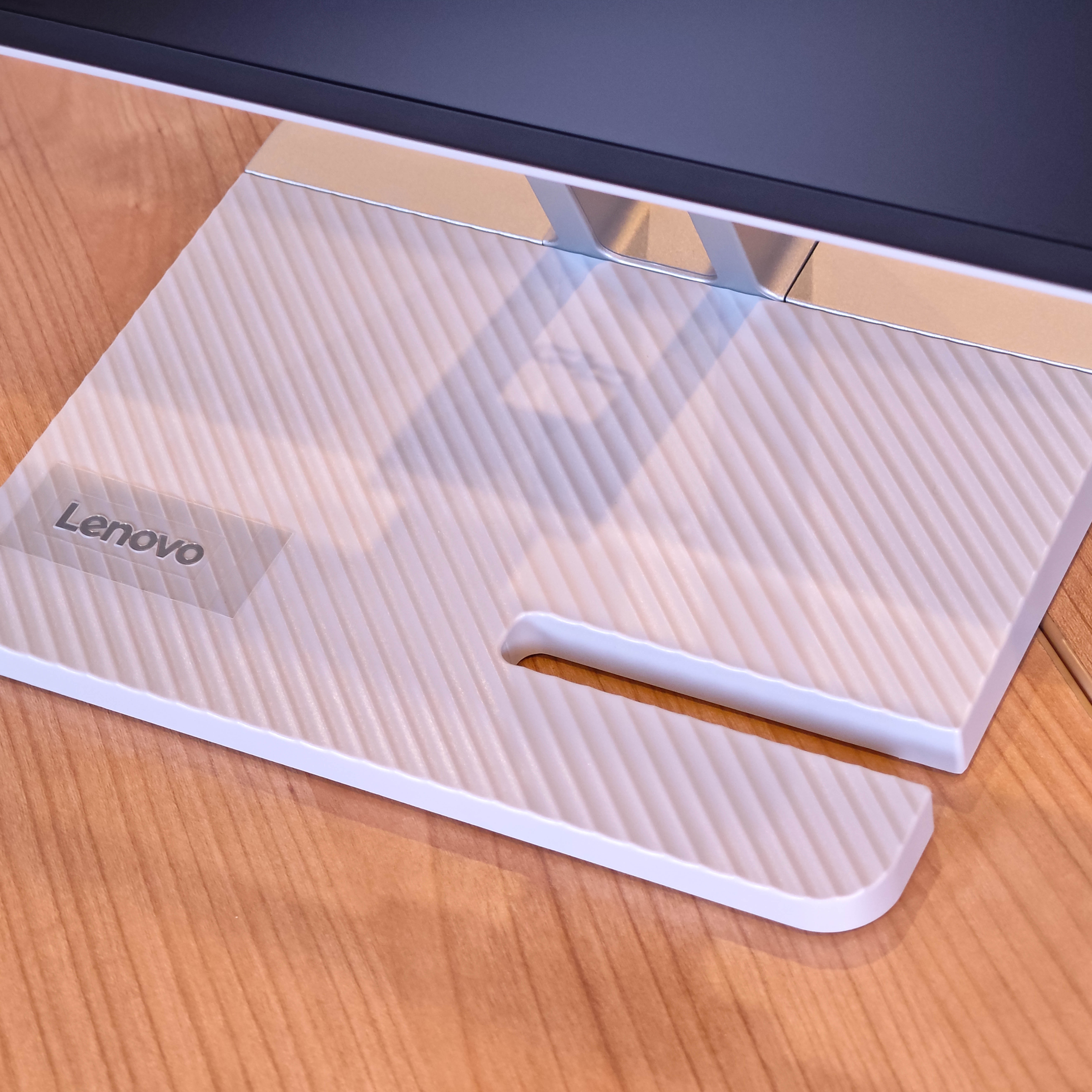 ภาพแกะกล่องสินค้า (Unboxing) แสดงสินค้าจริงและอุปกรณ์ภายในกล่อง ภาพที่ 5