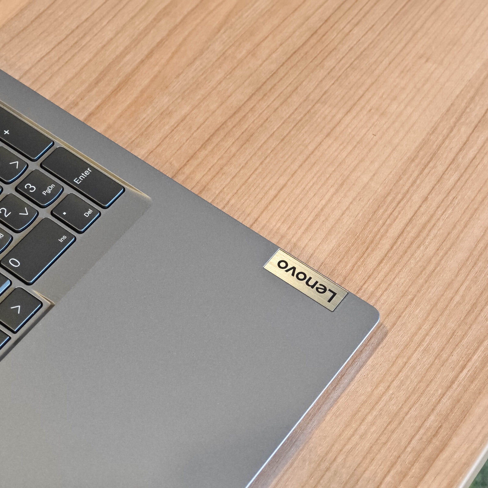 ภาพแกะกล่องสินค้า (Unboxing) แสดงสินค้าจริงและอุปกรณ์ภายในกล่อง ภาพที่ 5