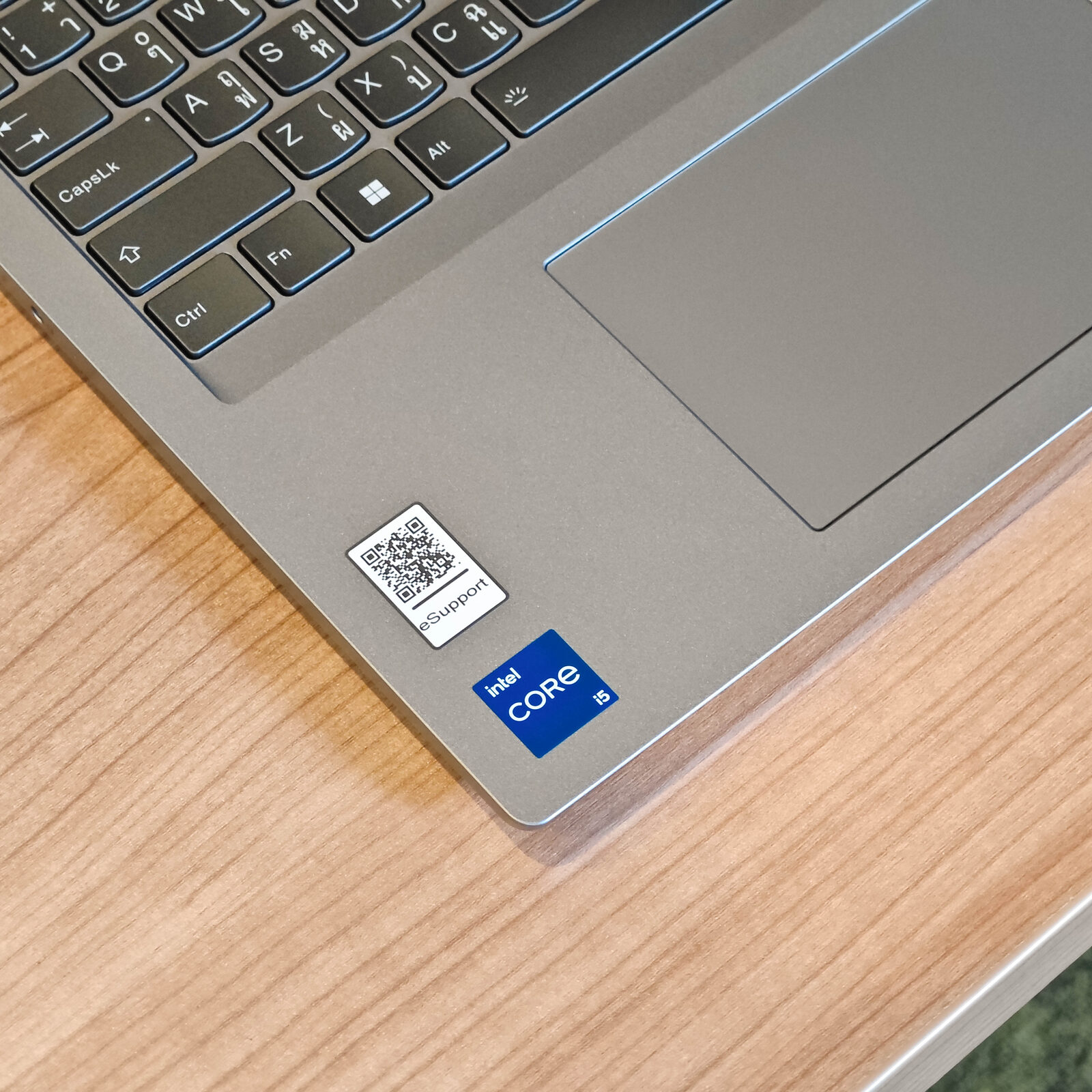 ภาพแกะกล่องสินค้า (Unboxing) แสดงสินค้าจริงและอุปกรณ์ภายในกล่อง ภาพที่ 6