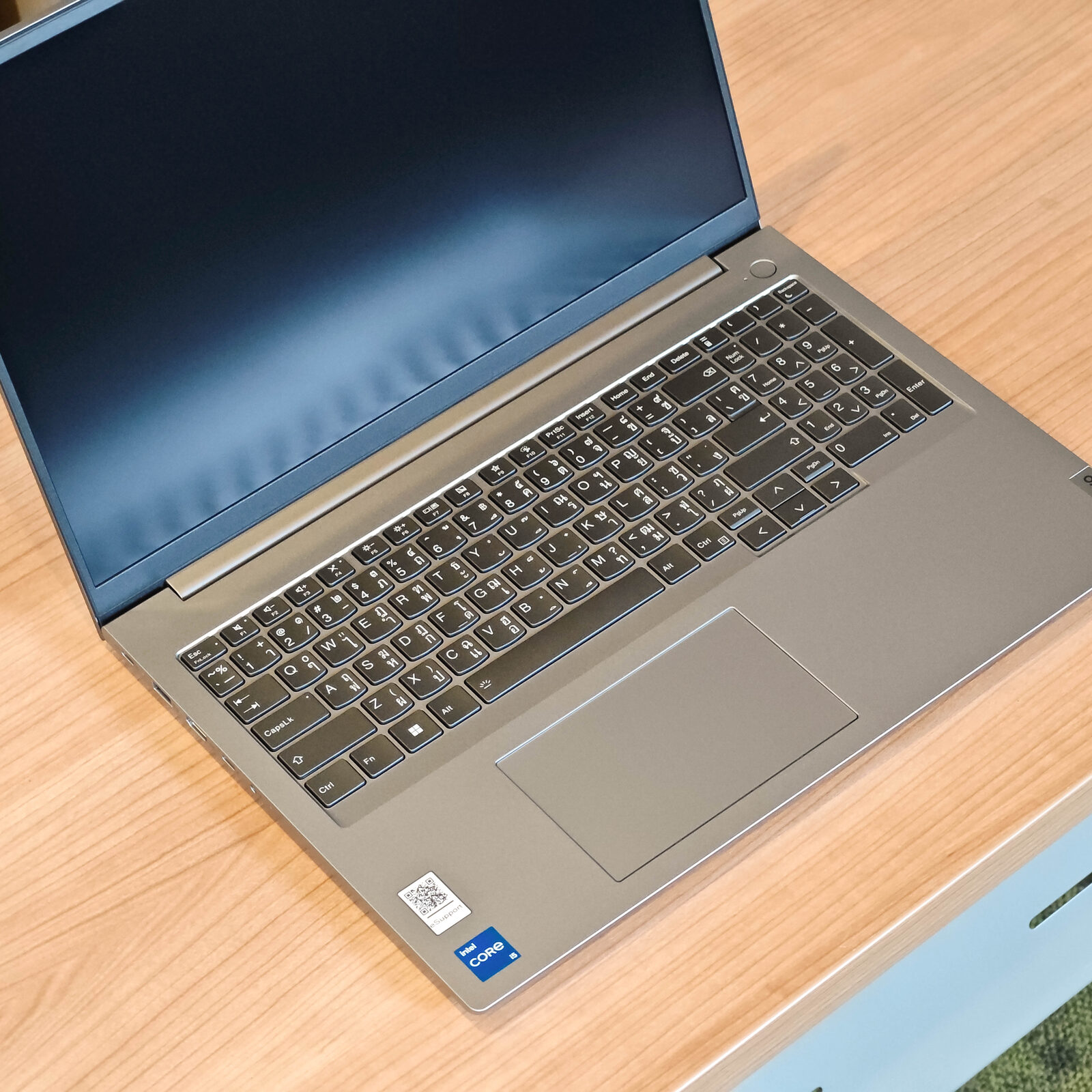 ภาพแกะกล่องสินค้า (Unboxing) แสดงสินค้าจริงและอุปกรณ์ภายในกล่อง ภาพที่ 7