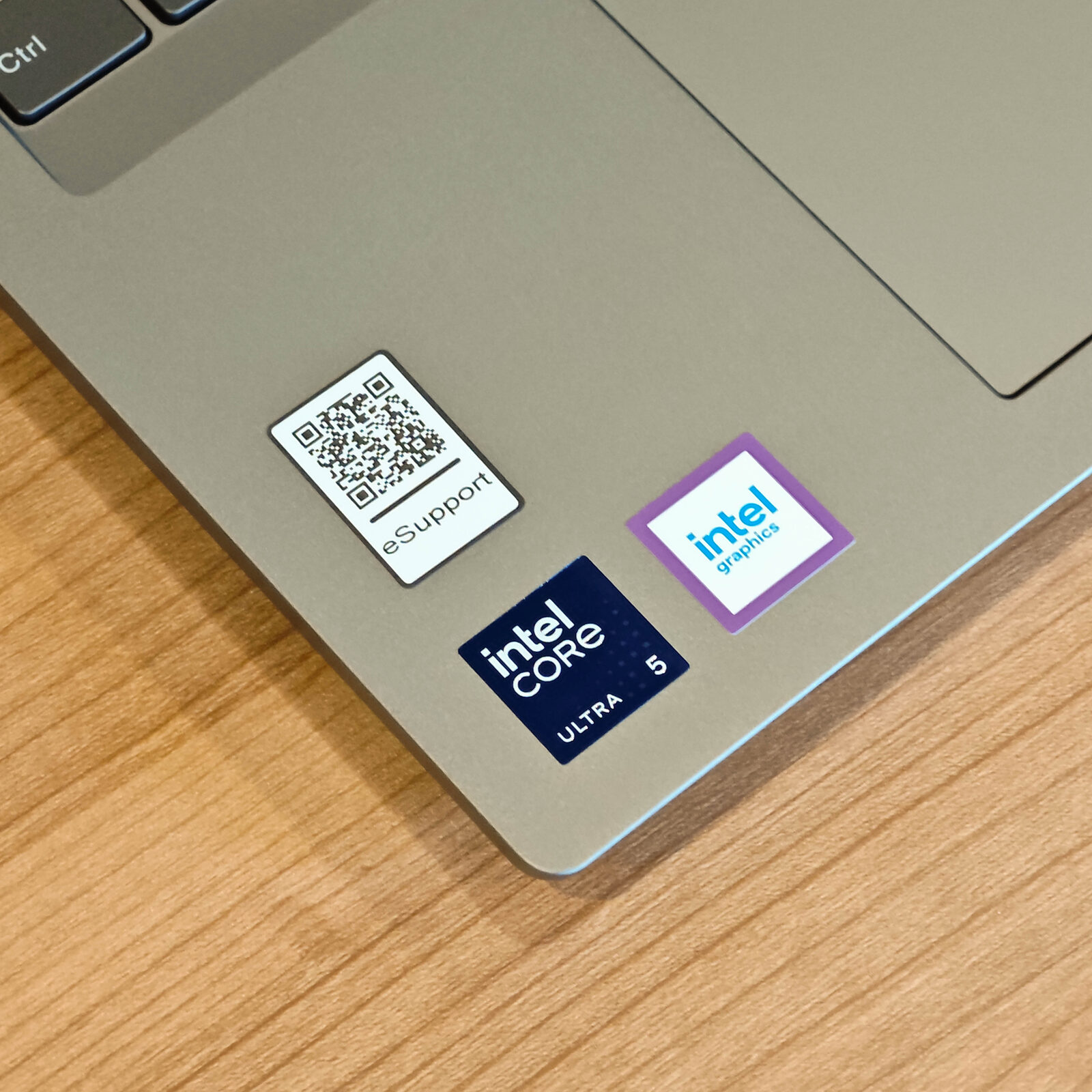 ภาพแกะกล่องสินค้า (Unboxing) แสดงสินค้าจริงและอุปกรณ์ภายในกล่อง ภาพที่ 7