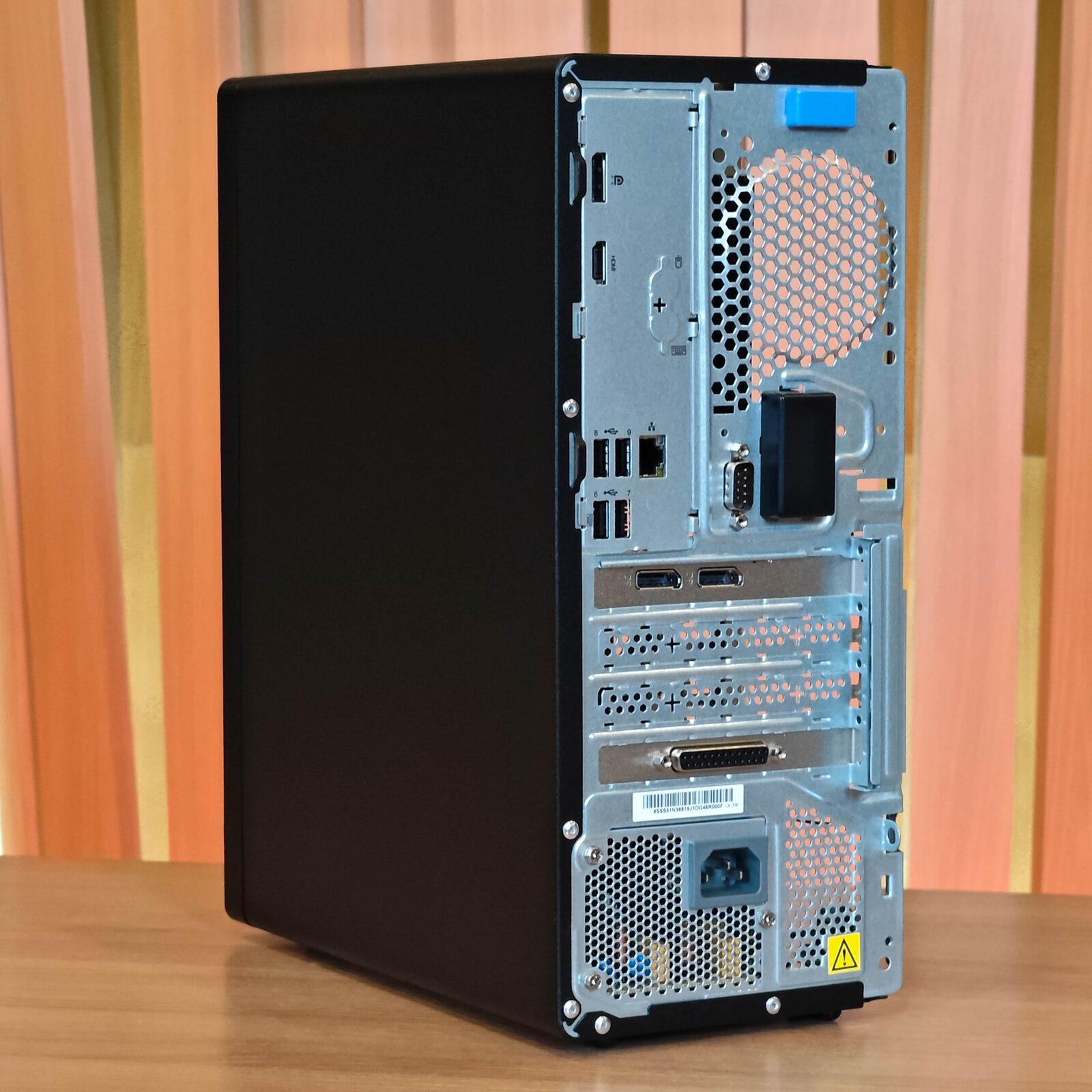 ภาพแกะกล่องสินค้า (Unboxing) แสดงสินค้าจริงและอุปกรณ์ภายในกล่อง ภาพที่ 3