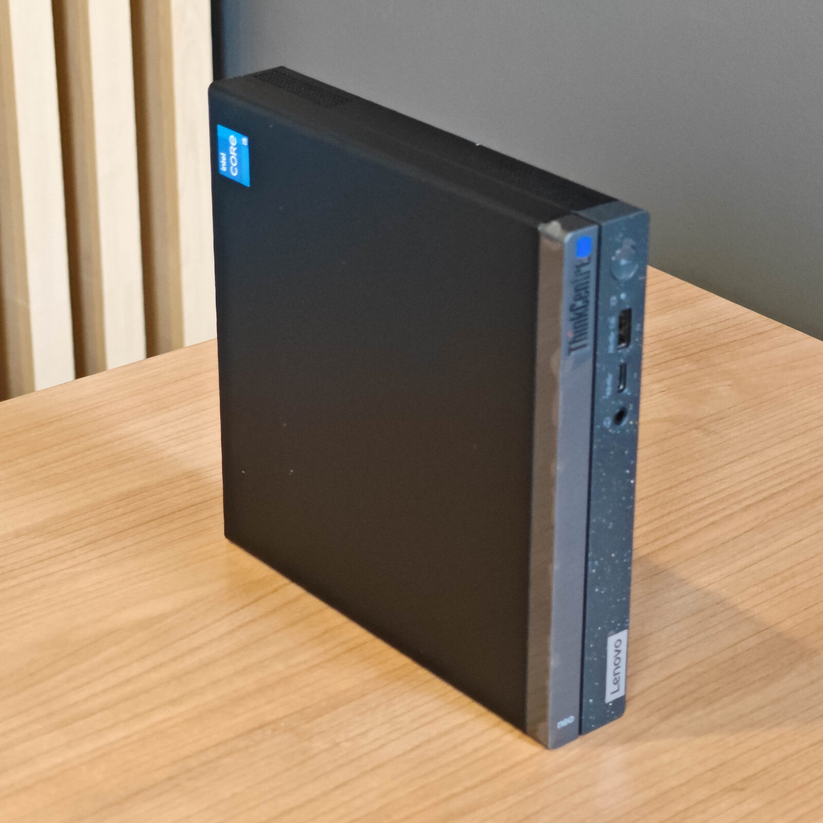 ภาพแกะกล่องสินค้า (Unboxing) แสดงสินค้าจริงและอุปกรณ์ภายในกล่อง ภาพที่ 3