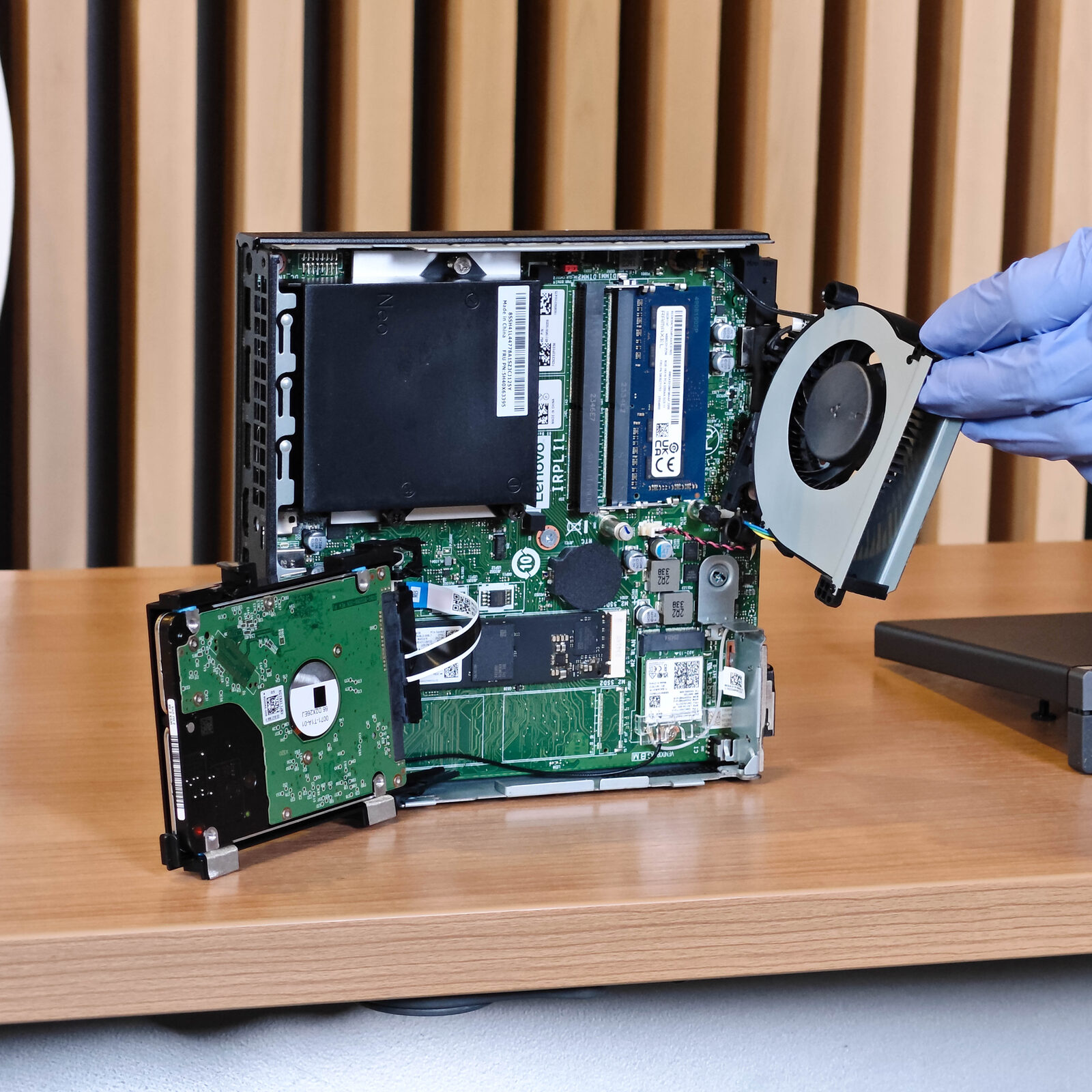 ภาพแกะกล่องสินค้า (Unboxing) แสดงสินค้าจริงและอุปกรณ์ภายในกล่อง ภาพที่ 4