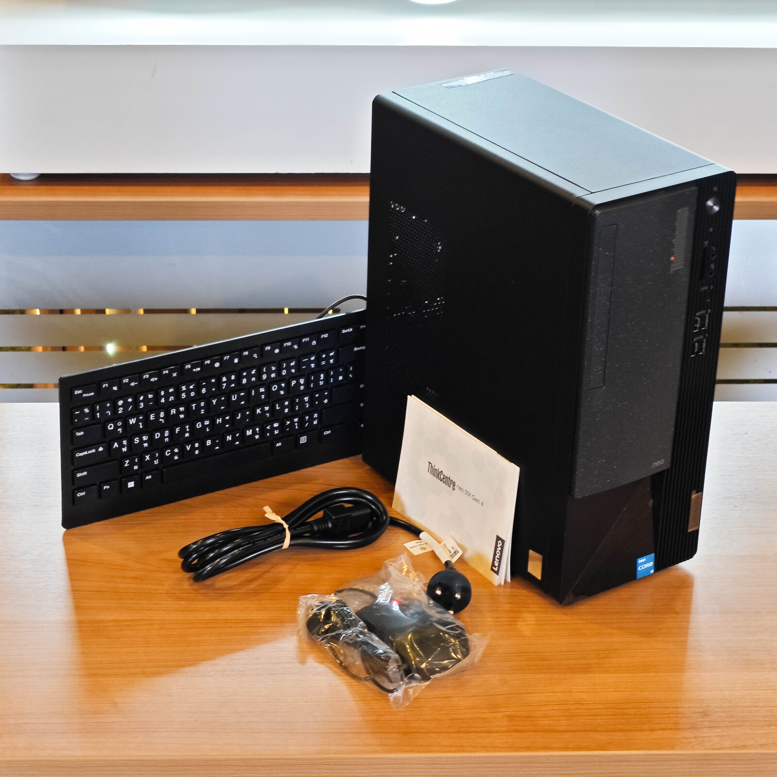 ภาพแกะกล่องสินค้า (Unboxing) แสดงสินค้าจริงและอุปกรณ์ภายในกล่อง ภาพที่ 2