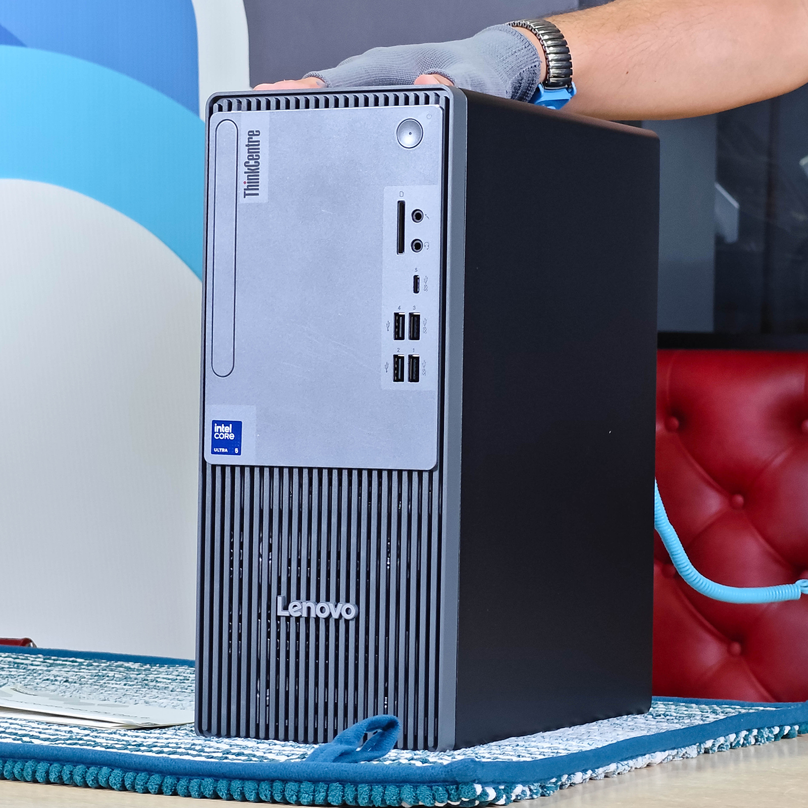 ภาพแกะกล่องสินค้า (Unboxing) แสดงสินค้าจริงและอุปกรณ์ภายในกล่อง ภาพที่ 1