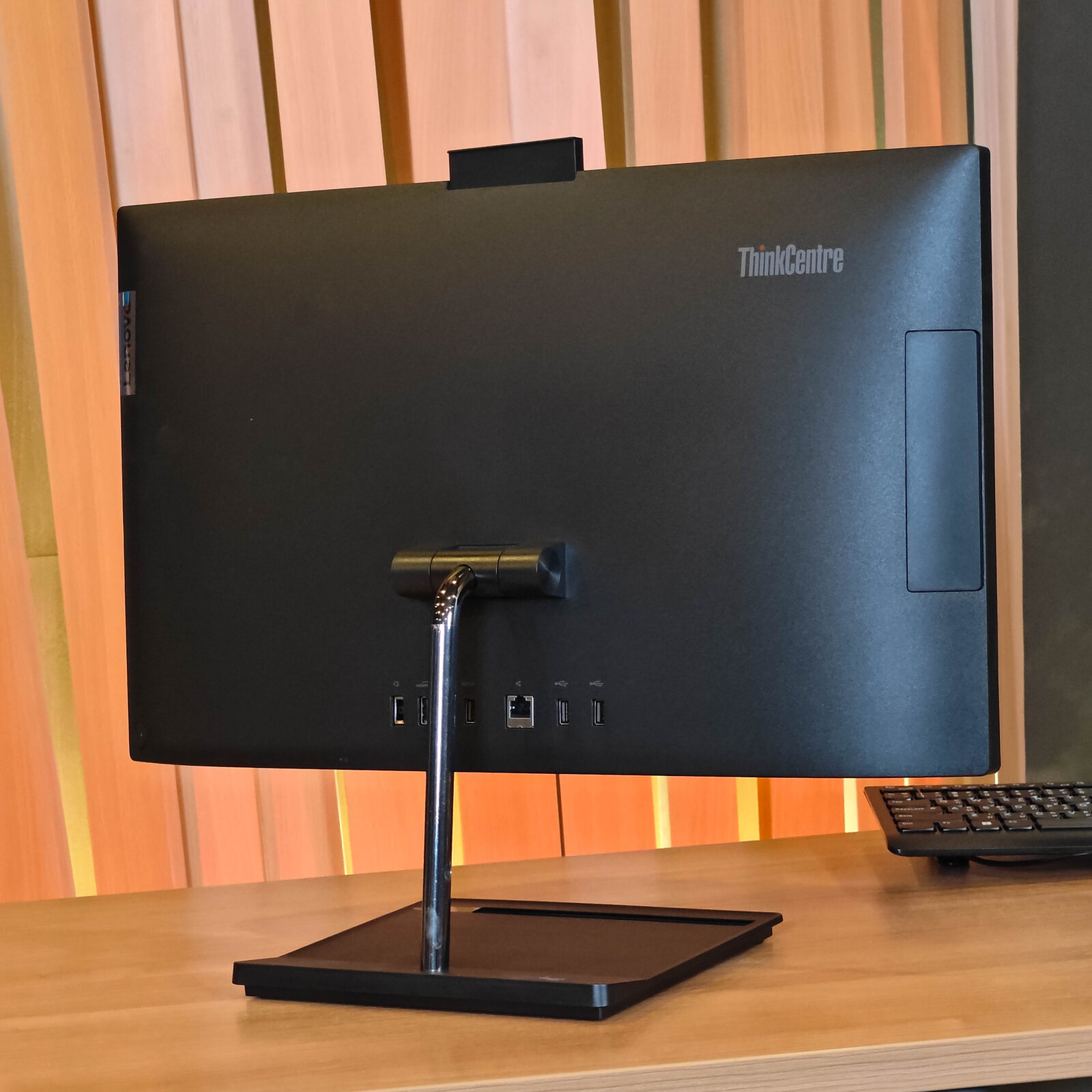 ภาพแกะกล่องสินค้า (Unboxing) แสดงสินค้าจริงและอุปกรณ์ภายในกล่อง ภาพที่ 2