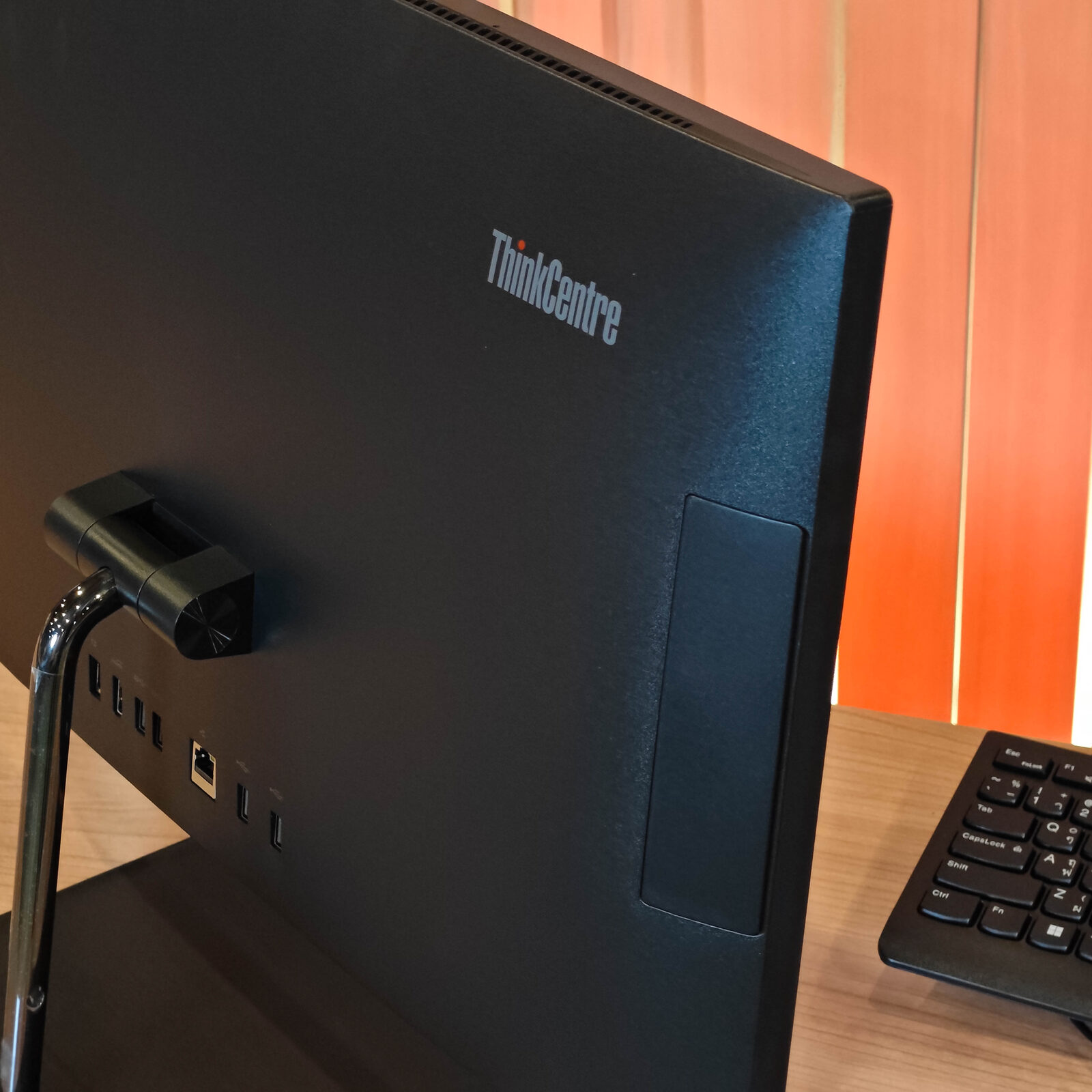 ภาพแกะกล่องสินค้า (Unboxing) แสดงสินค้าจริงและอุปกรณ์ภายในกล่อง ภาพที่ 4