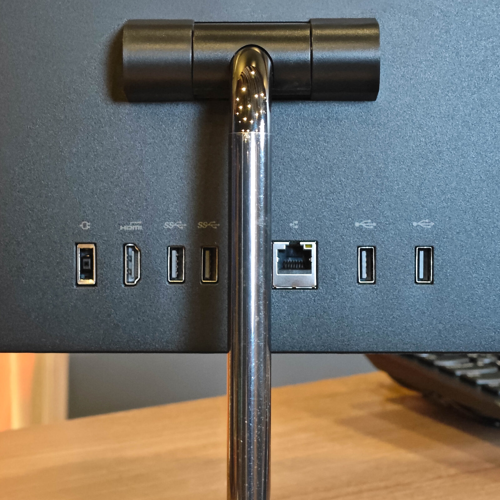 ภาพแกะกล่องสินค้า (Unboxing) แสดงสินค้าจริงและอุปกรณ์ภายในกล่อง ภาพที่ 5