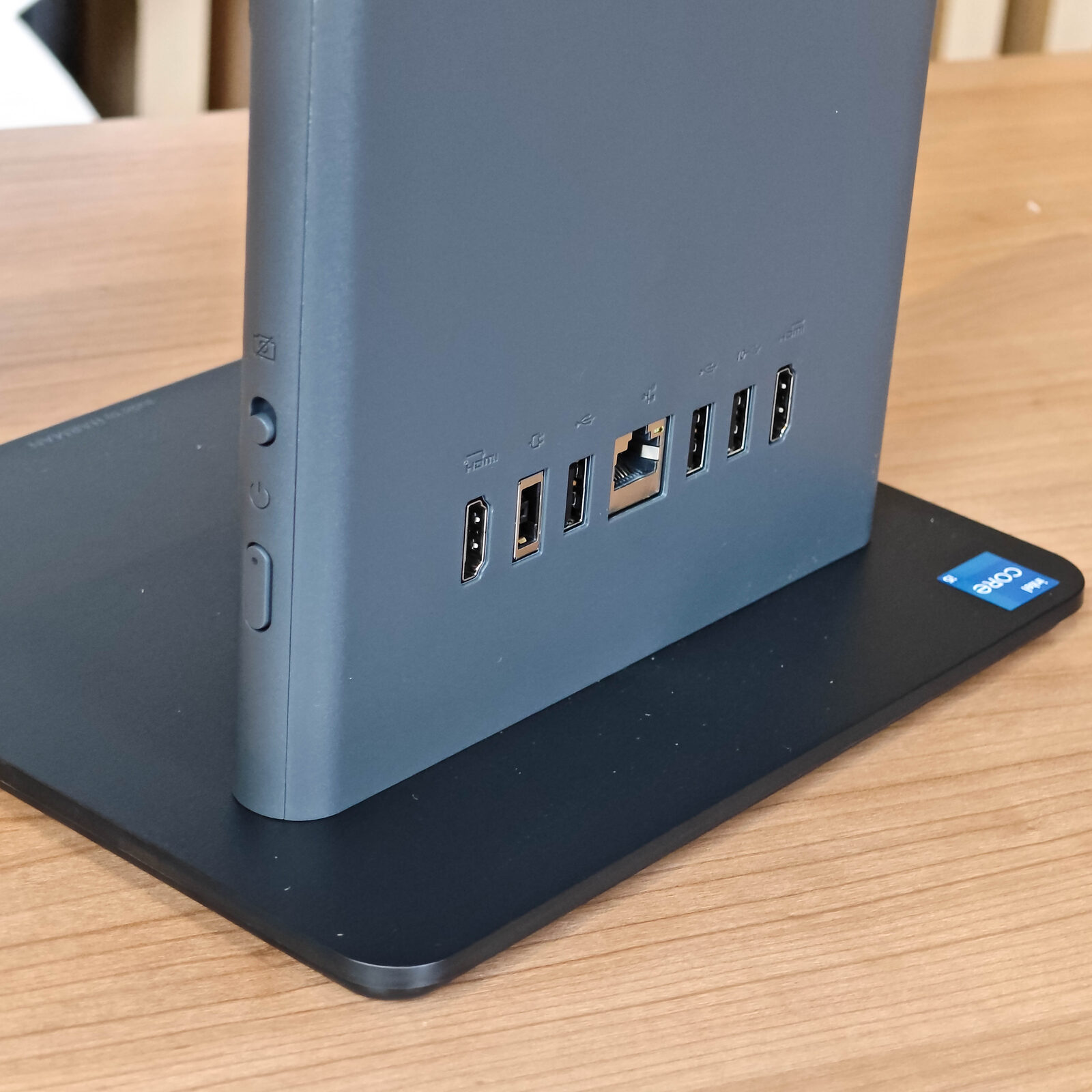 ภาพแกะกล่องสินค้า (Unboxing) แสดงสินค้าจริงและอุปกรณ์ภายในกล่อง ภาพที่ 5