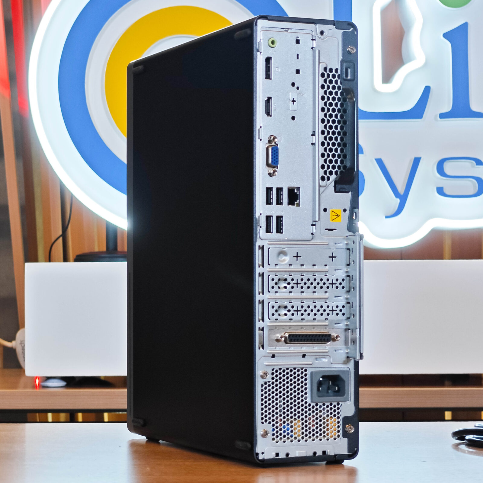 ภาพแกะกล่องสินค้า (Unboxing) แสดงสินค้าจริงและอุปกรณ์ภายในกล่อง ภาพที่ 9