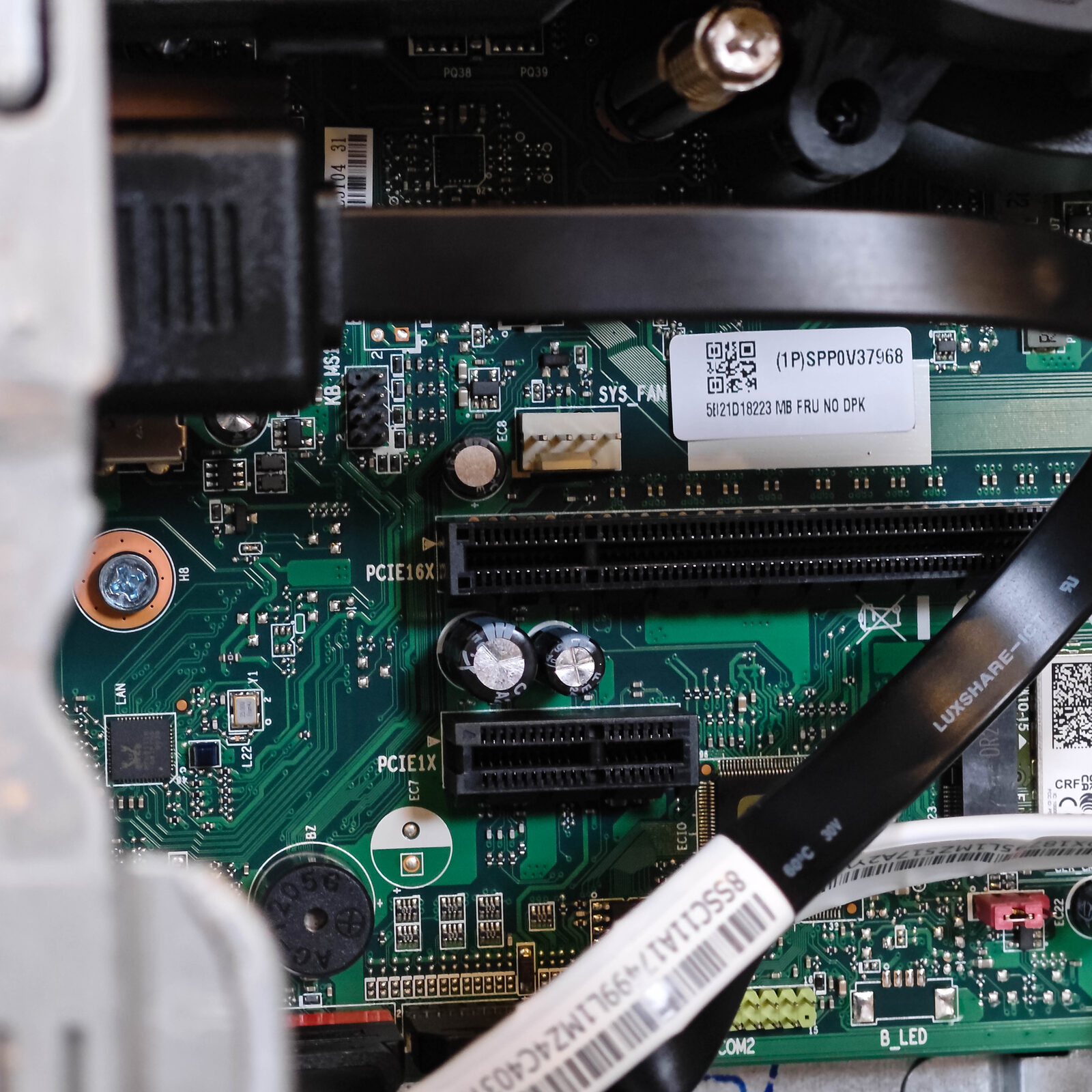 ภาพแกะกล่องสินค้า (Unboxing) แสดงสินค้าจริงและอุปกรณ์ภายในกล่อง ภาพที่ 7