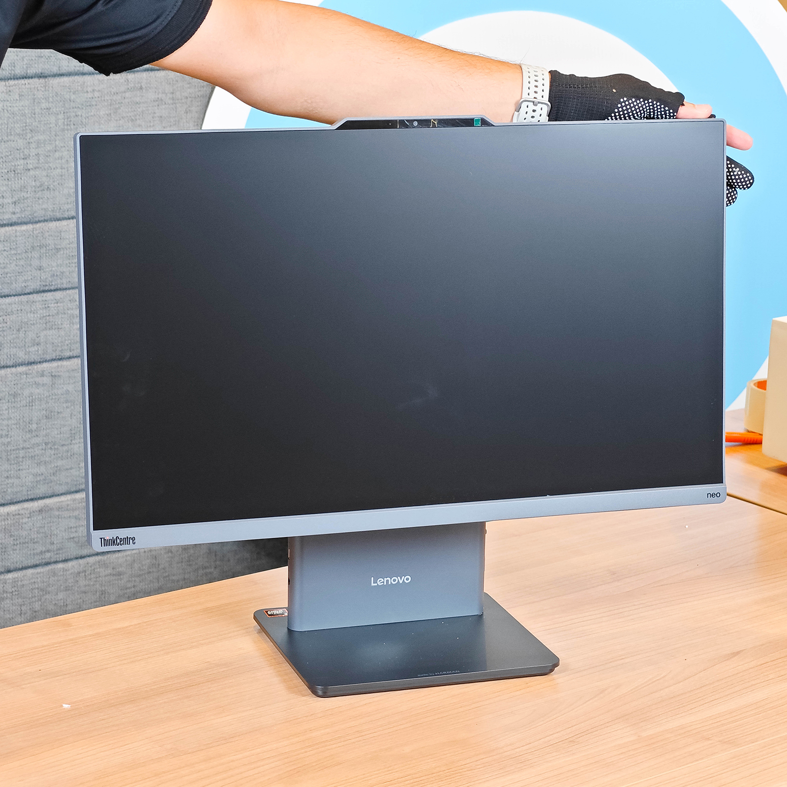 ภาพแกะกล่องสินค้า (Unboxing) แสดงสินค้าจริงและอุปกรณ์ภายในกล่อง ภาพที่ 1