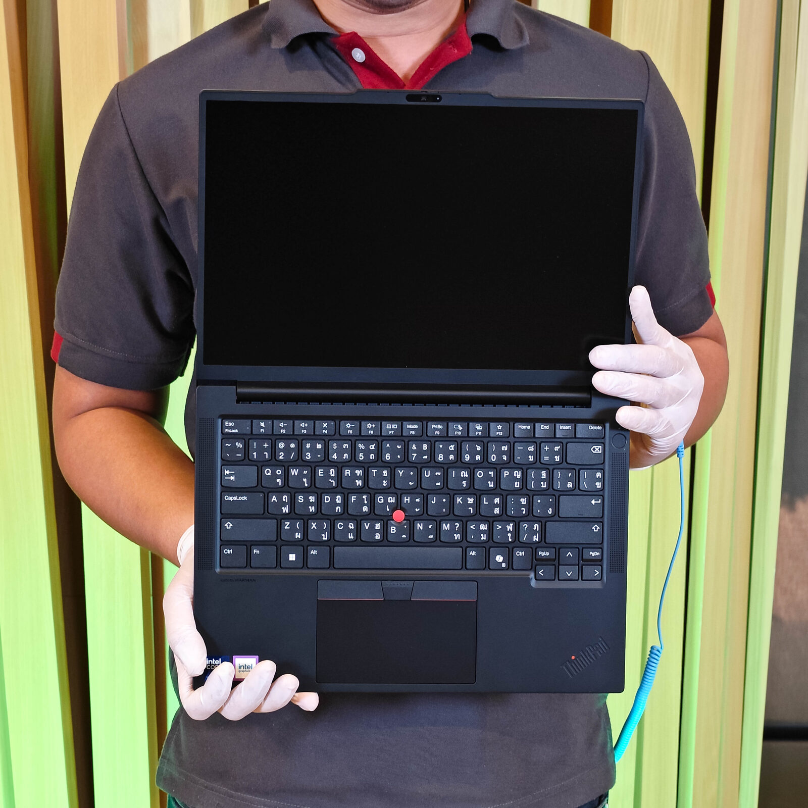 ภาพแกะกล่องสินค้า (Unboxing) แสดงสินค้าจริงและอุปกรณ์ภายในกล่อง ภาพที่ 1