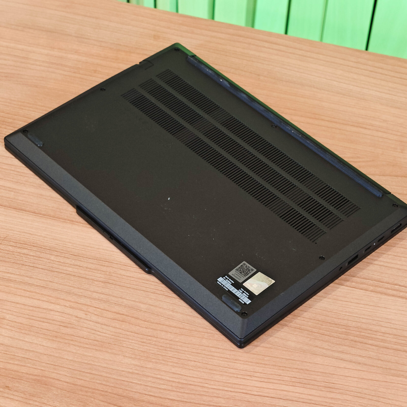 ภาพแกะกล่องสินค้า (Unboxing) แสดงสินค้าจริงและอุปกรณ์ภายในกล่อง ภาพที่ 10