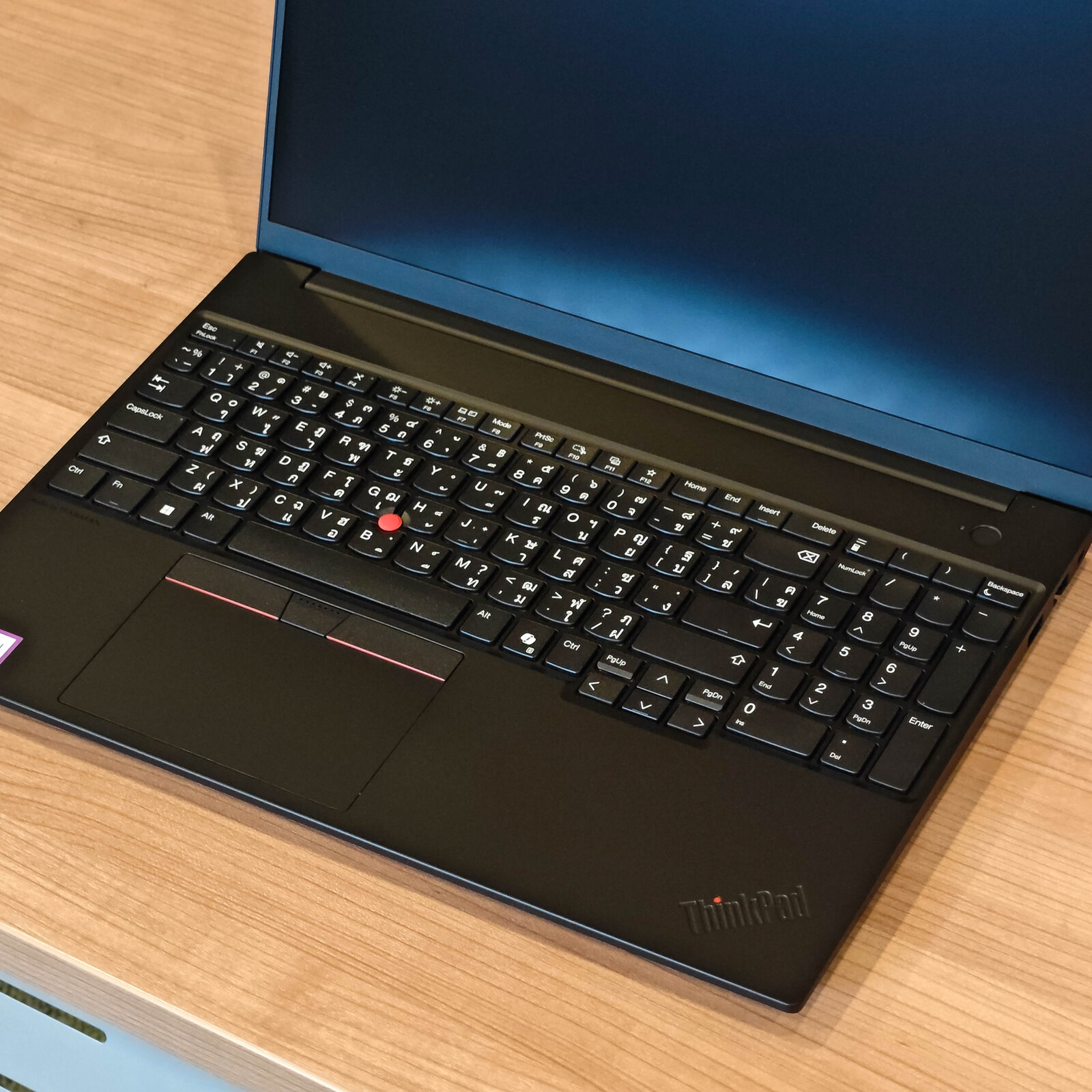 ภาพแกะกล่องสินค้า (Unboxing) แสดงสินค้าจริงและอุปกรณ์ภายในกล่อง ภาพที่ 3