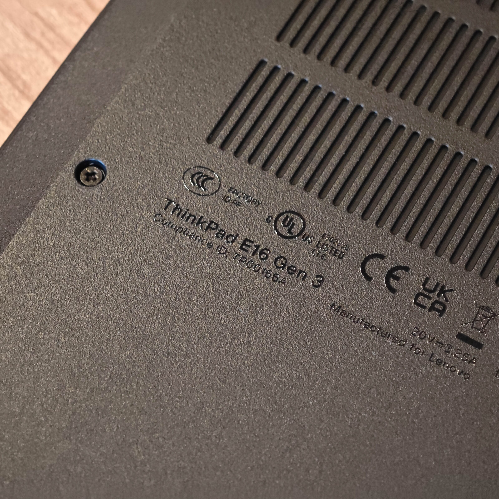 ภาพแกะกล่องสินค้า (Unboxing) แสดงสินค้าจริงและอุปกรณ์ภายในกล่อง ภาพที่ 4