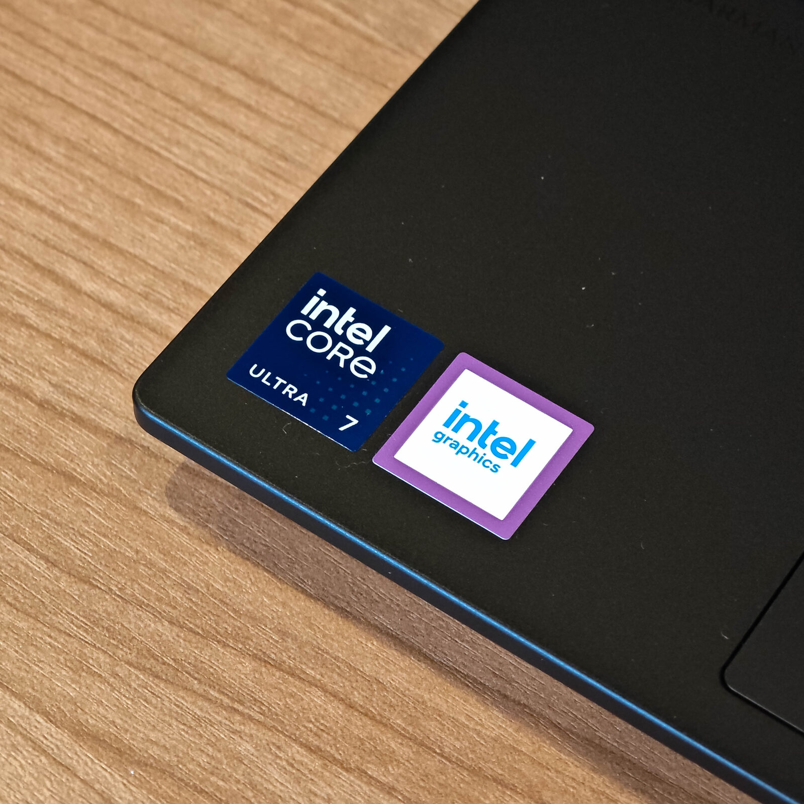 ภาพแกะกล่องสินค้า (Unboxing) แสดงสินค้าจริงและอุปกรณ์ภายในกล่อง ภาพที่ 7