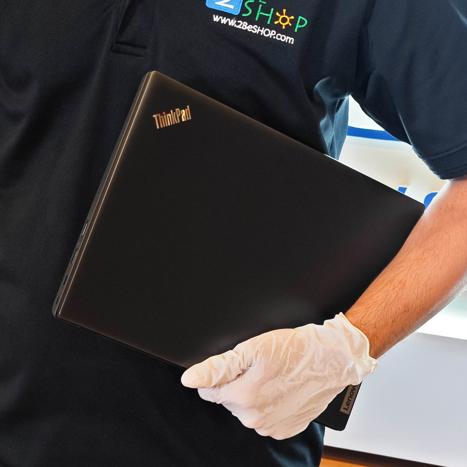 ภาพแกะกล่องสินค้า (Unboxing) แสดงสินค้าจริงและอุปกรณ์ภายในกล่อง ภาพที่ 1