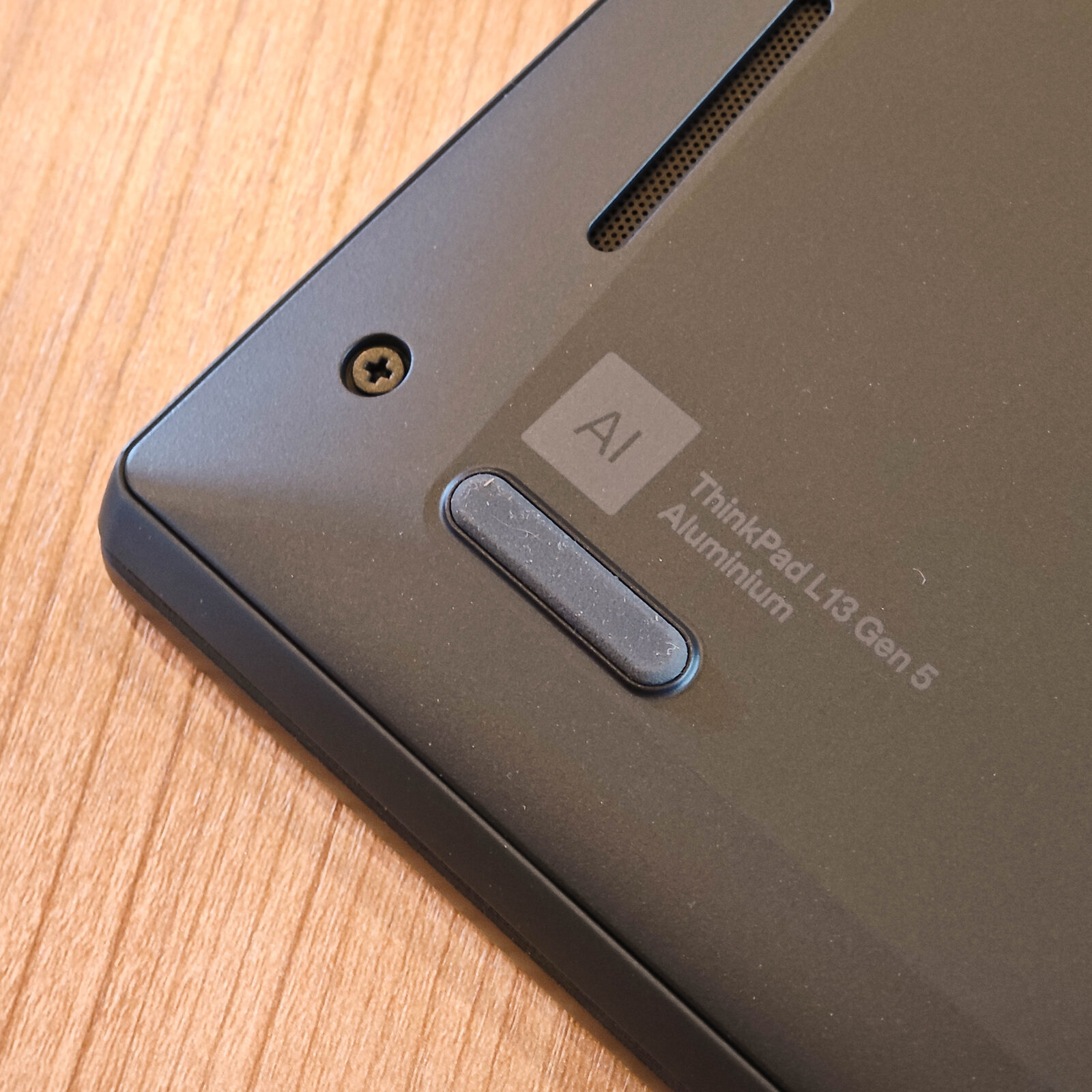 ภาพแกะกล่องสินค้า (Unboxing) แสดงสินค้าจริงและอุปกรณ์ภายในกล่อง ภาพที่ 8