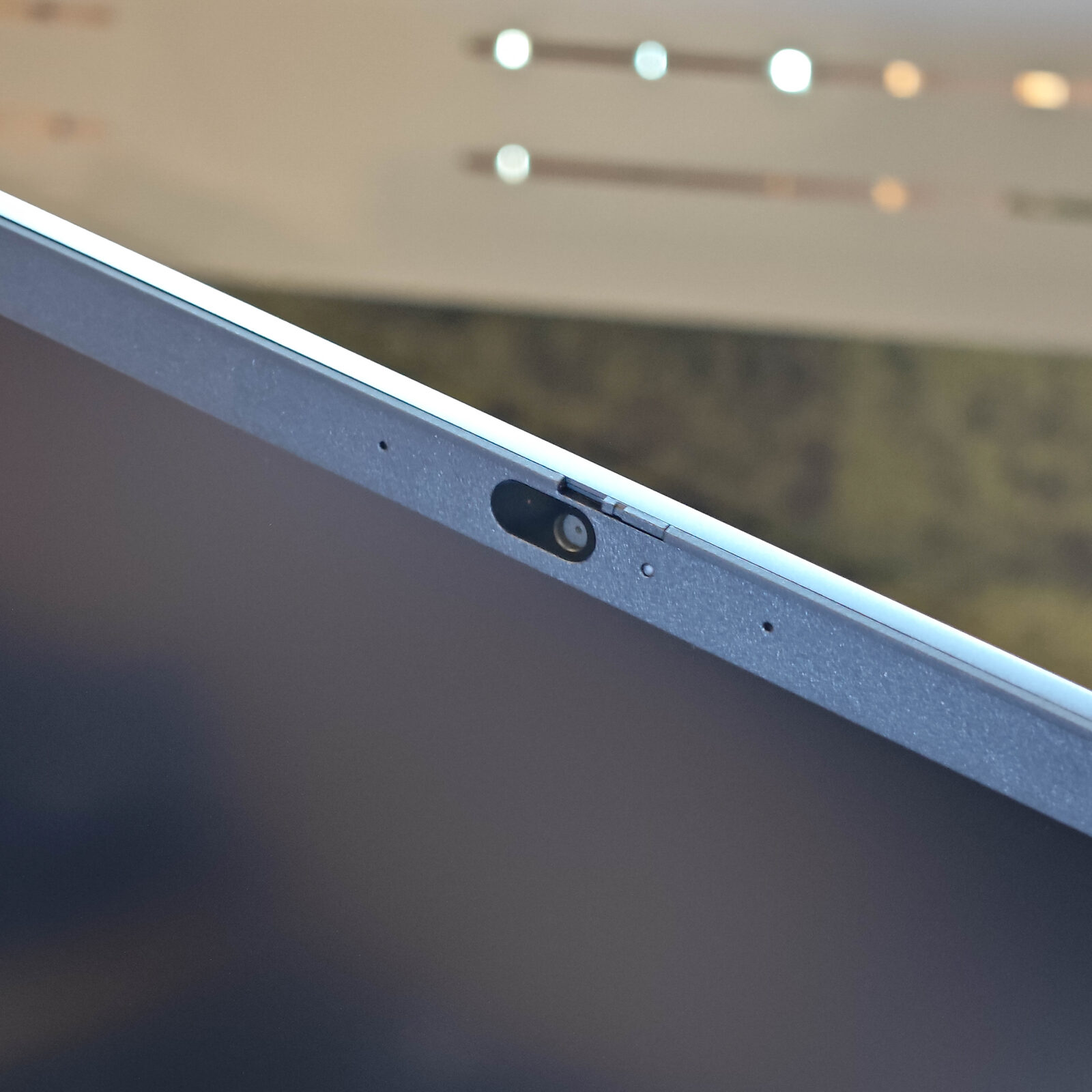 ภาพแกะกล่องสินค้า (Unboxing) แสดงสินค้าจริงและอุปกรณ์ภายในกล่อง ภาพที่ 9