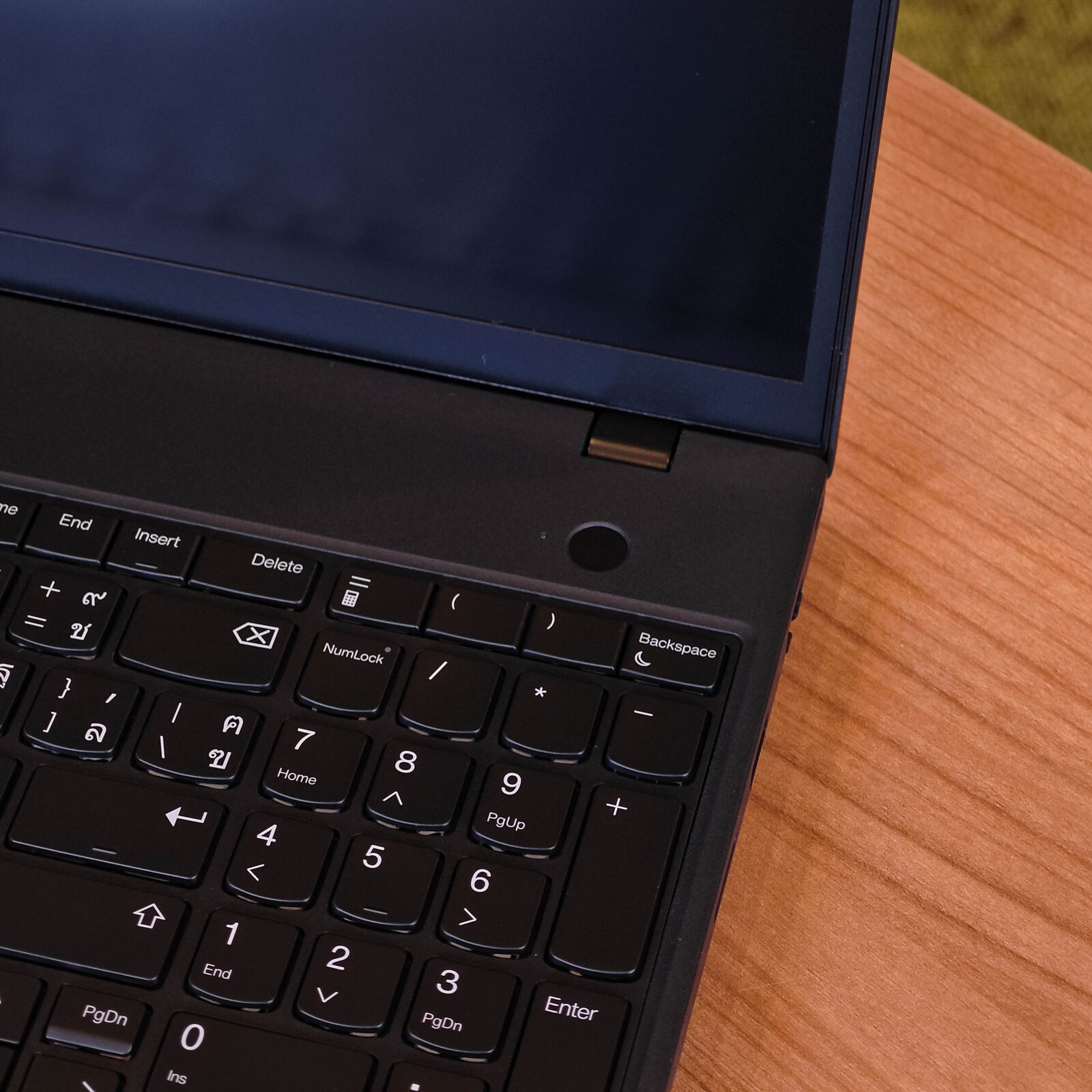 ภาพแกะกล่องสินค้า (Unboxing) แสดงสินค้าจริงและอุปกรณ์ภายในกล่อง ภาพที่ 6