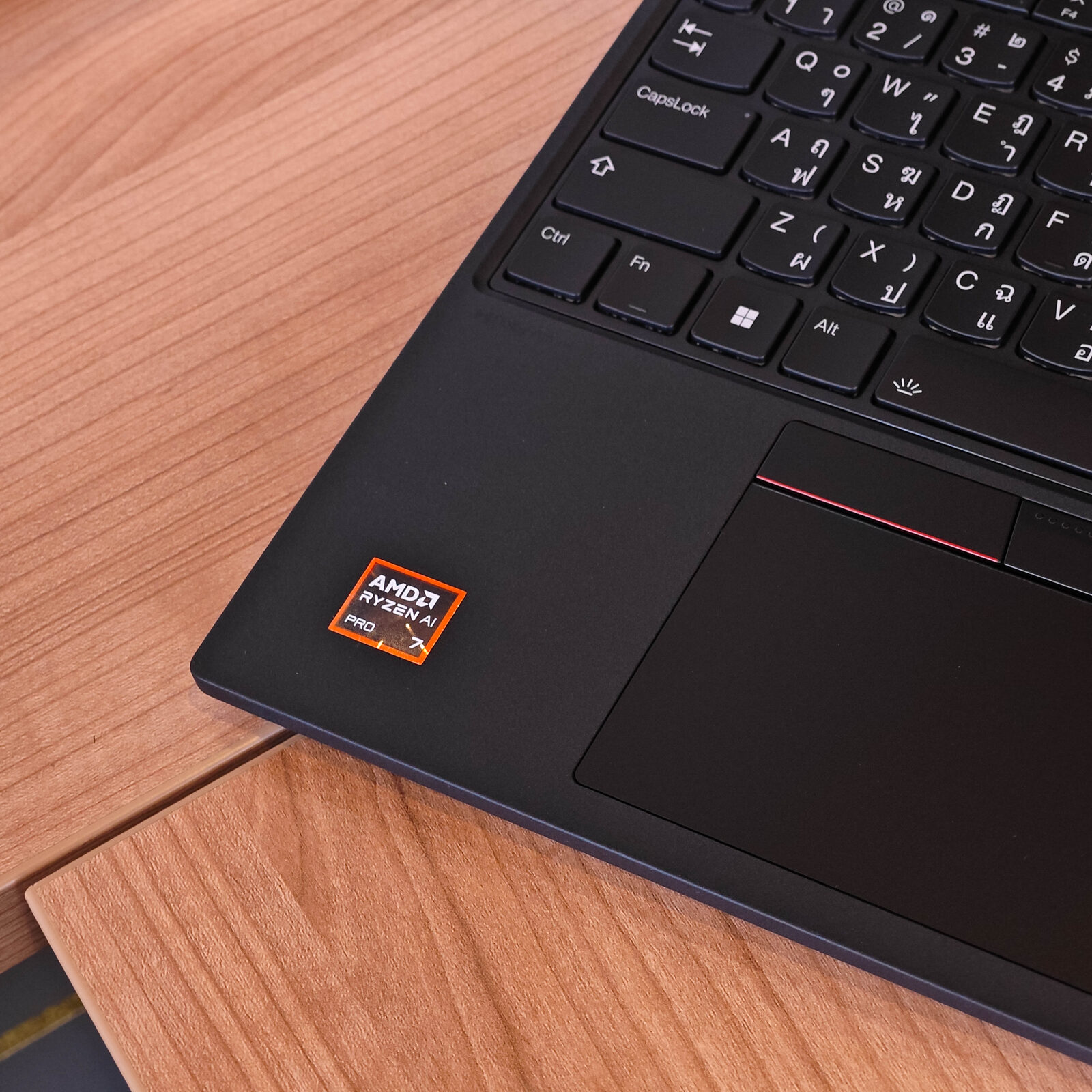 ภาพแกะกล่องสินค้า (Unboxing) แสดงสินค้าจริงและอุปกรณ์ภายในกล่อง ภาพที่ 7