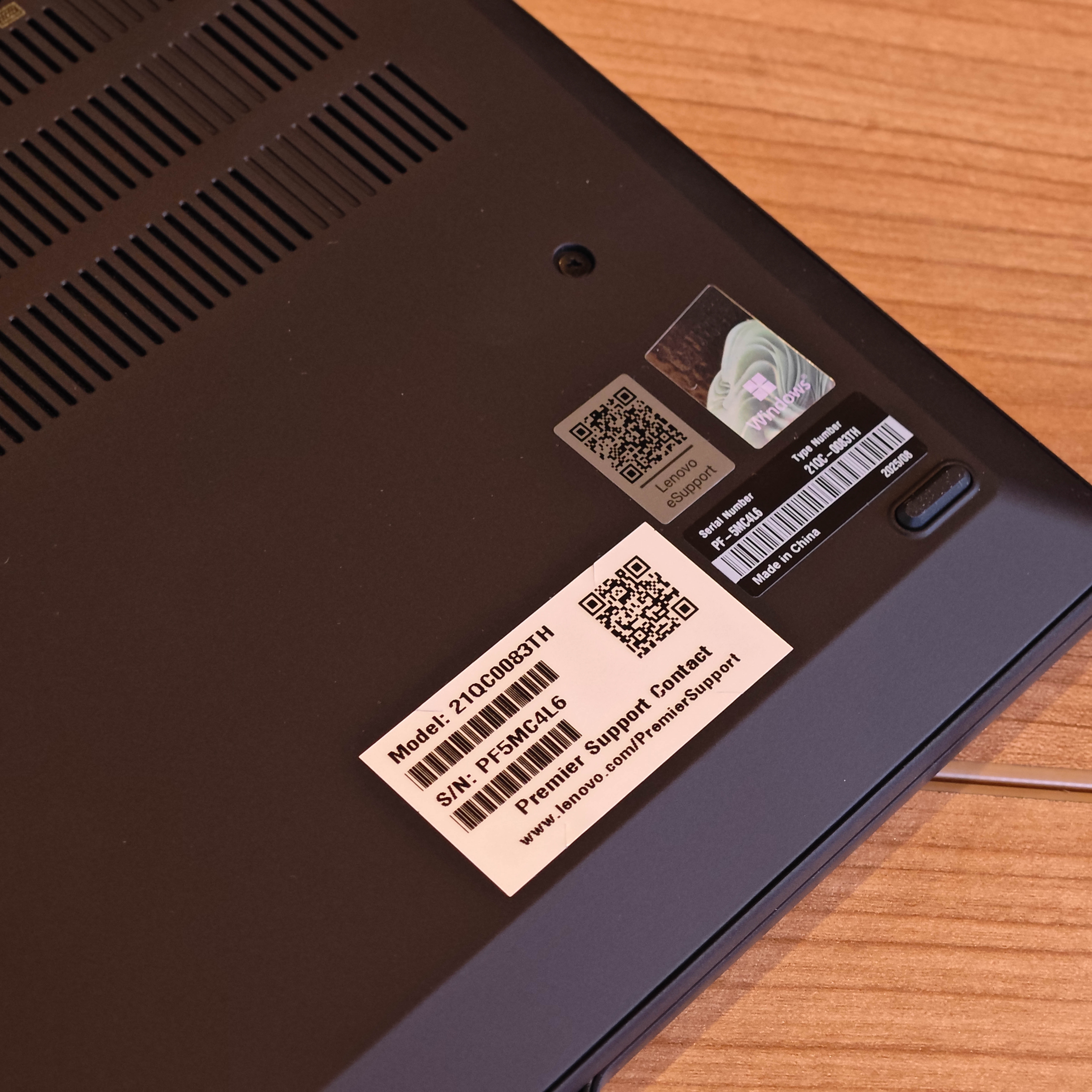 ภาพแกะกล่องสินค้า (Unboxing) แสดงสินค้าจริงและอุปกรณ์ภายในกล่อง ภาพที่ 10