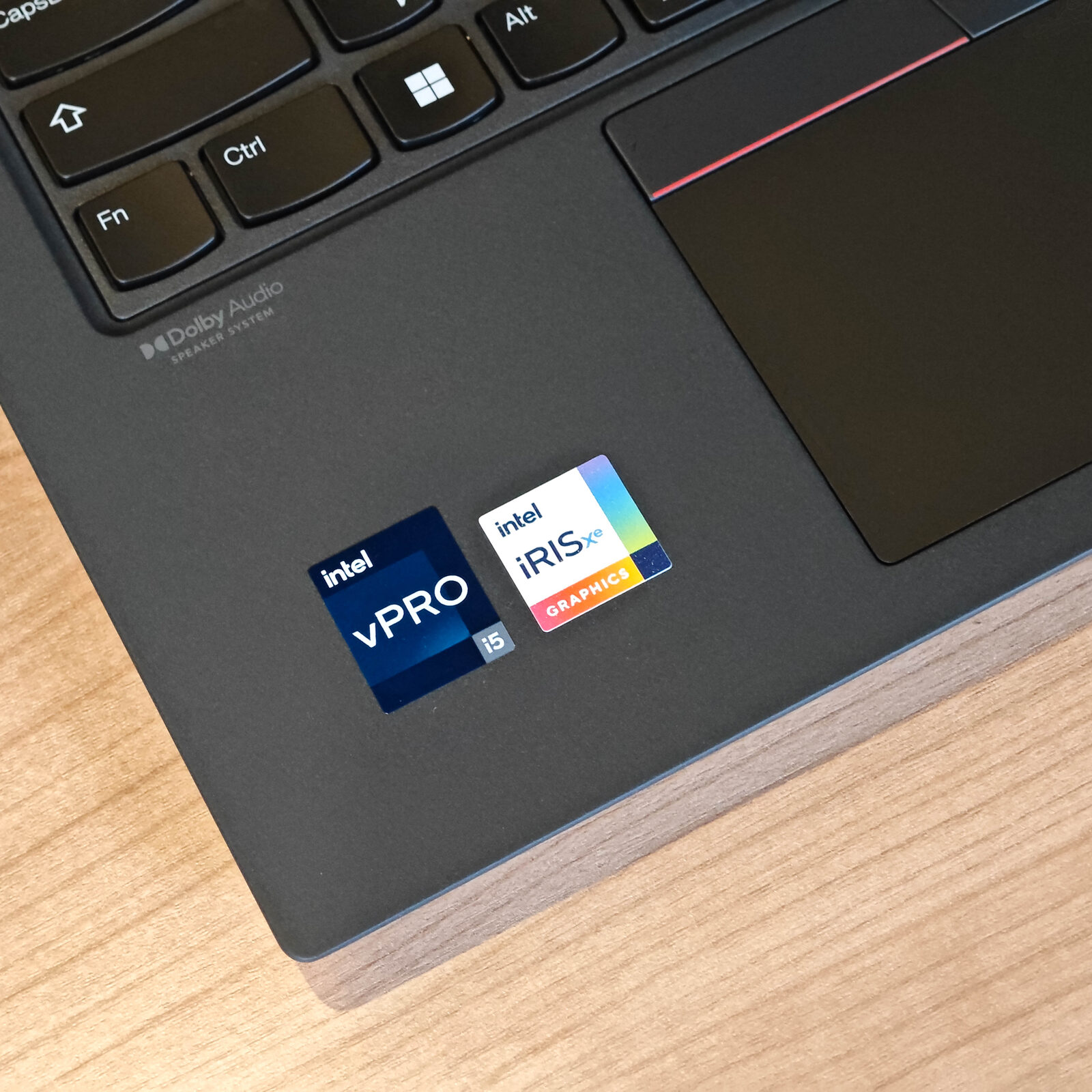 ภาพแกะกล่องสินค้า (Unboxing) แสดงสินค้าจริงและอุปกรณ์ภายในกล่อง ภาพที่ 6