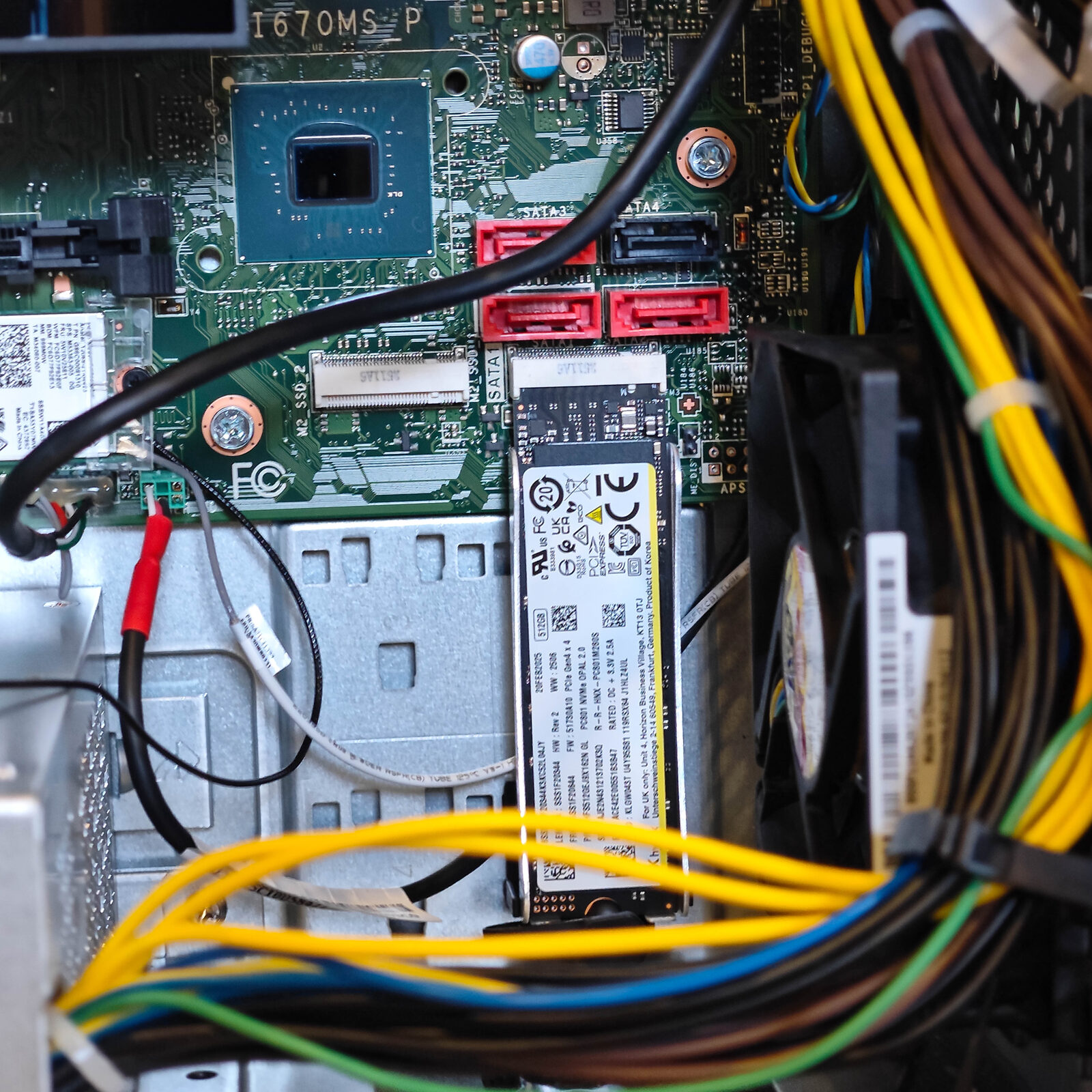 ภาพแกะกล่องสินค้า (Unboxing) แสดงสินค้าจริงและอุปกรณ์ภายในกล่อง ภาพที่ 7