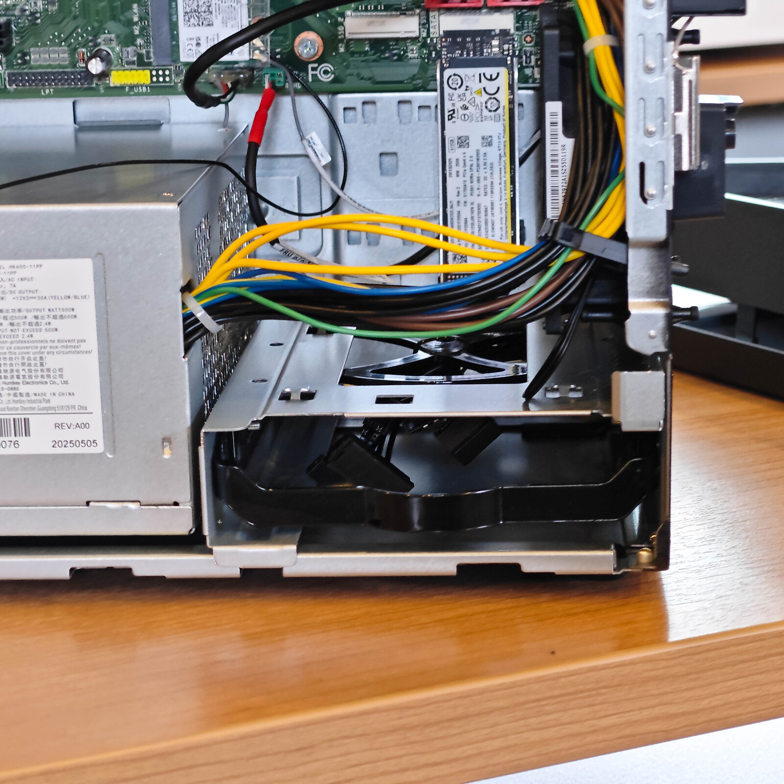 ภาพแกะกล่องสินค้า (Unboxing) แสดงสินค้าจริงและอุปกรณ์ภายในกล่อง ภาพที่ 8