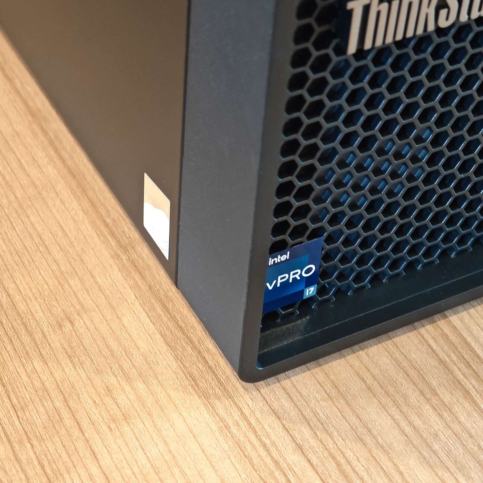 ภาพแกะกล่องสินค้า (Unboxing) แสดงสินค้าจริงและอุปกรณ์ภายในกล่อง ภาพที่ 9