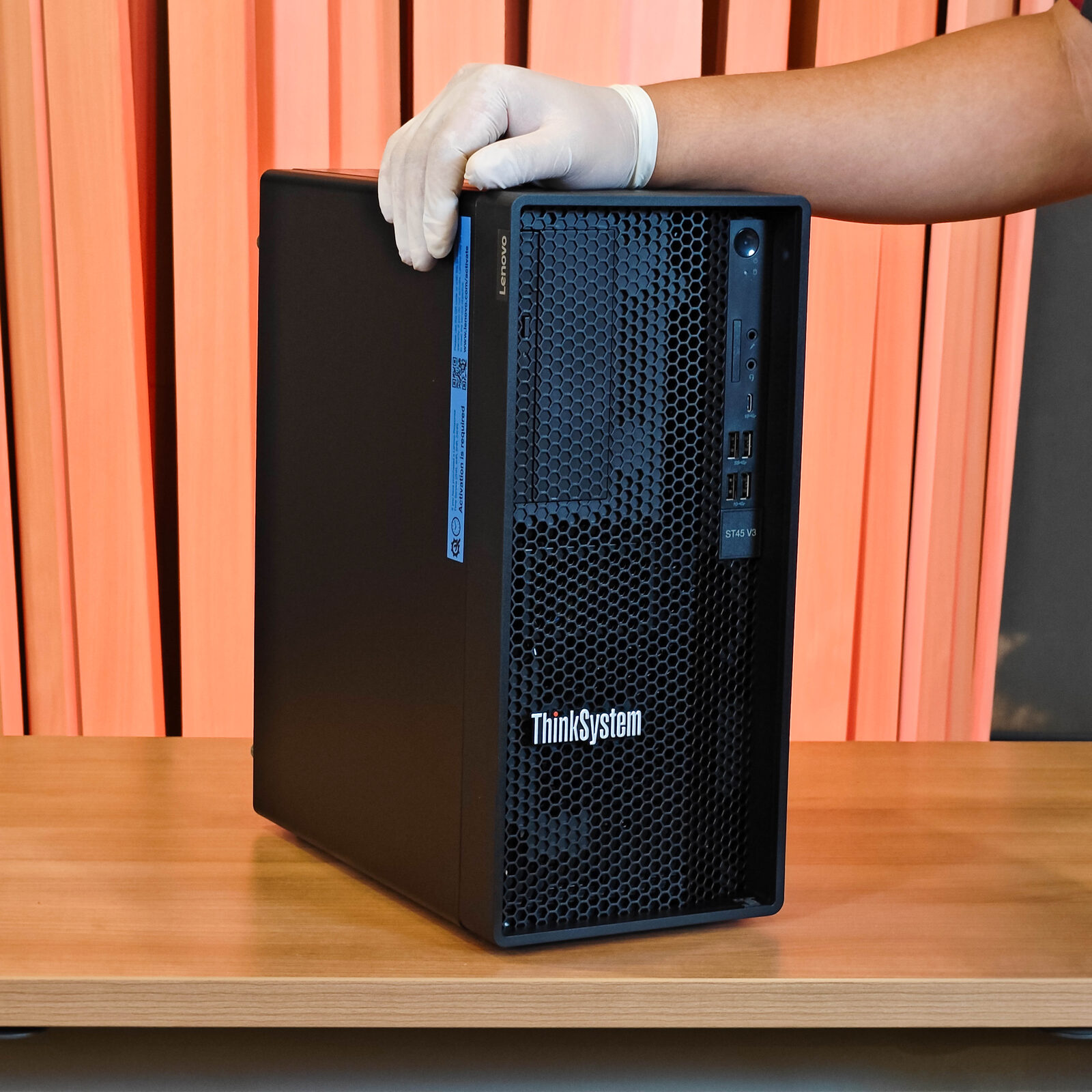 ภาพแกะกล่องสินค้า (Unboxing) แสดงสินค้าจริงและอุปกรณ์ภายในกล่อง ภาพที่ 1