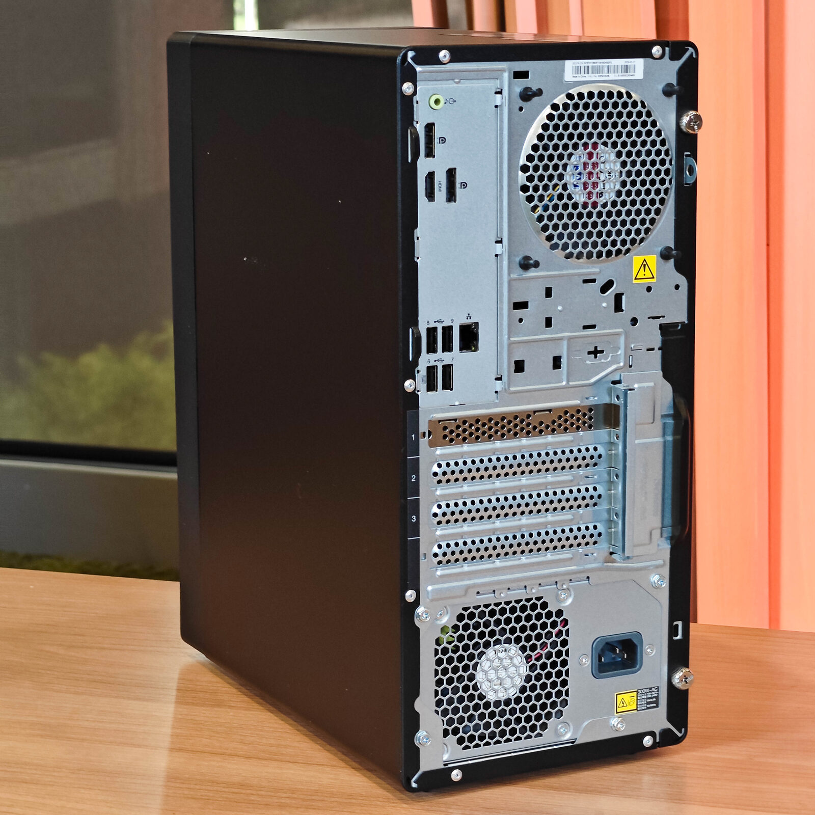 ภาพแกะกล่องสินค้า (Unboxing) แสดงสินค้าจริงและอุปกรณ์ภายในกล่อง ภาพที่ 10