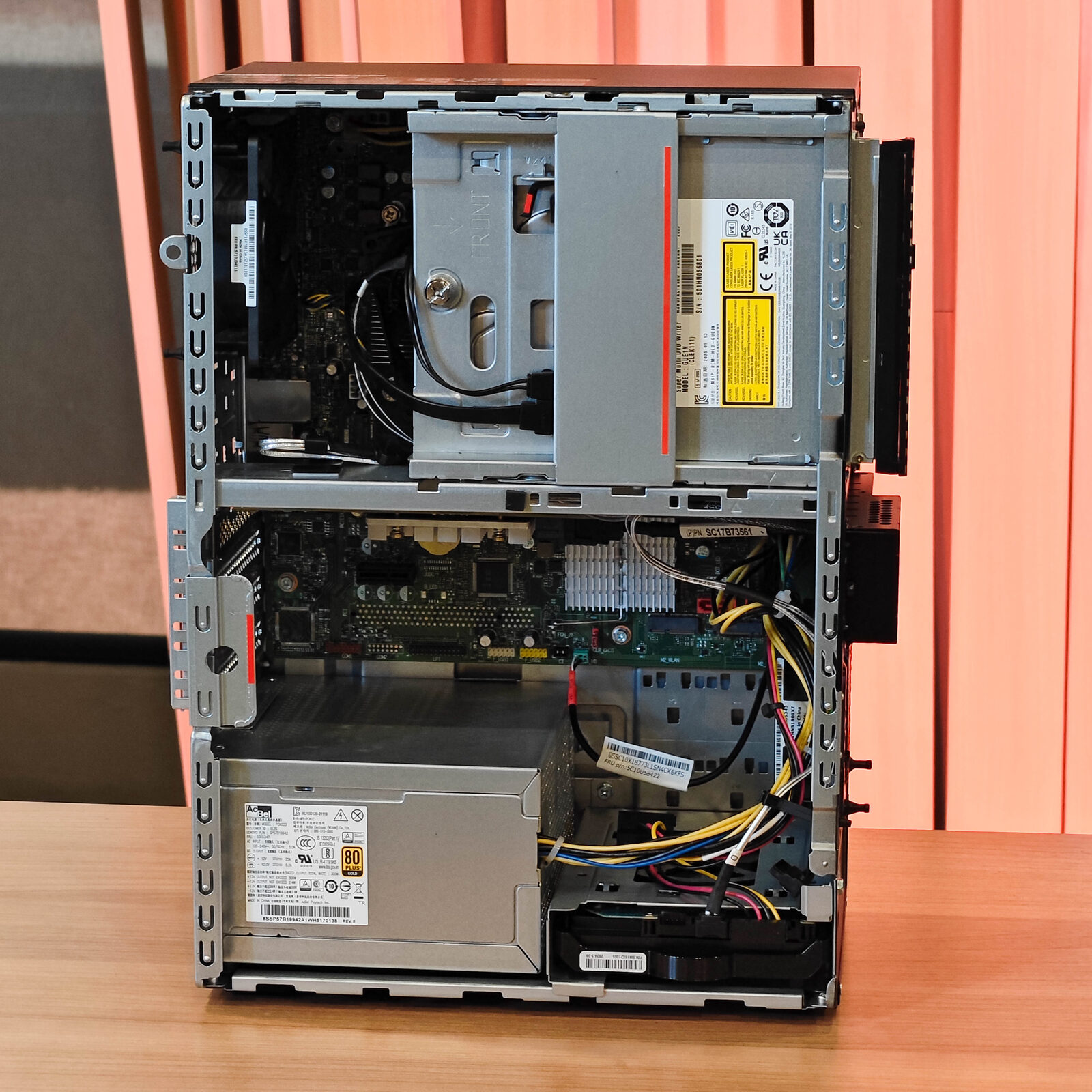 ภาพแกะกล่องสินค้า (Unboxing) แสดงสินค้าจริงและอุปกรณ์ภายในกล่อง ภาพที่ 5