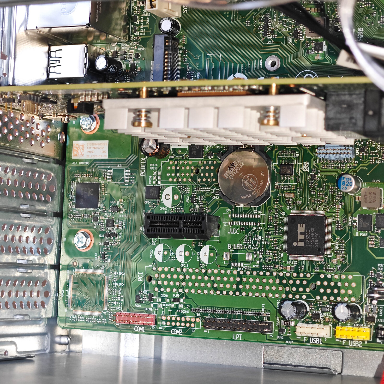 ภาพแกะกล่องสินค้า (Unboxing) แสดงสินค้าจริงและอุปกรณ์ภายในกล่อง ภาพที่ 9