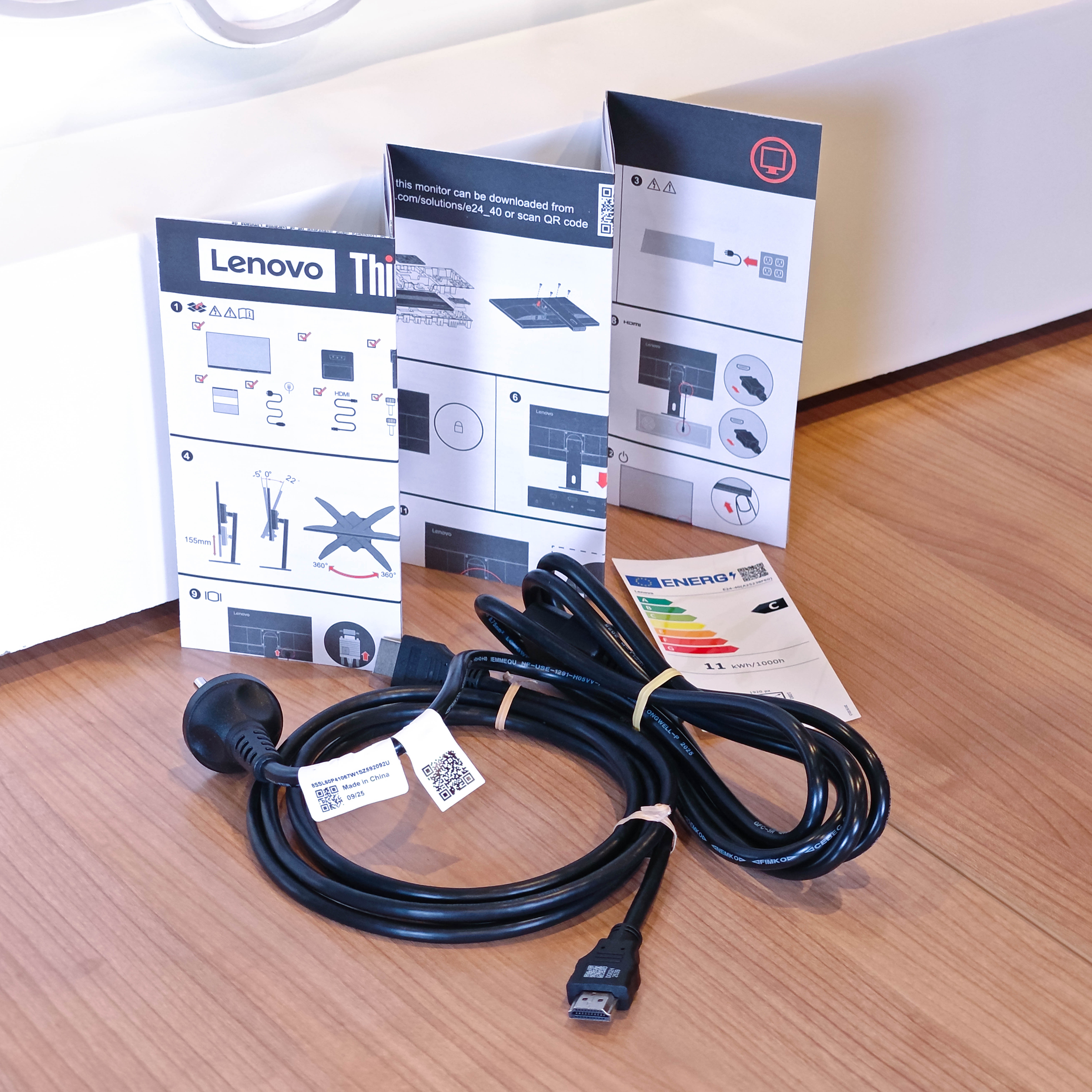 ภาพแกะกล่องสินค้า (Unboxing) แสดงสินค้าจริงและอุปกรณ์ภายในกล่อง ภาพที่ 4